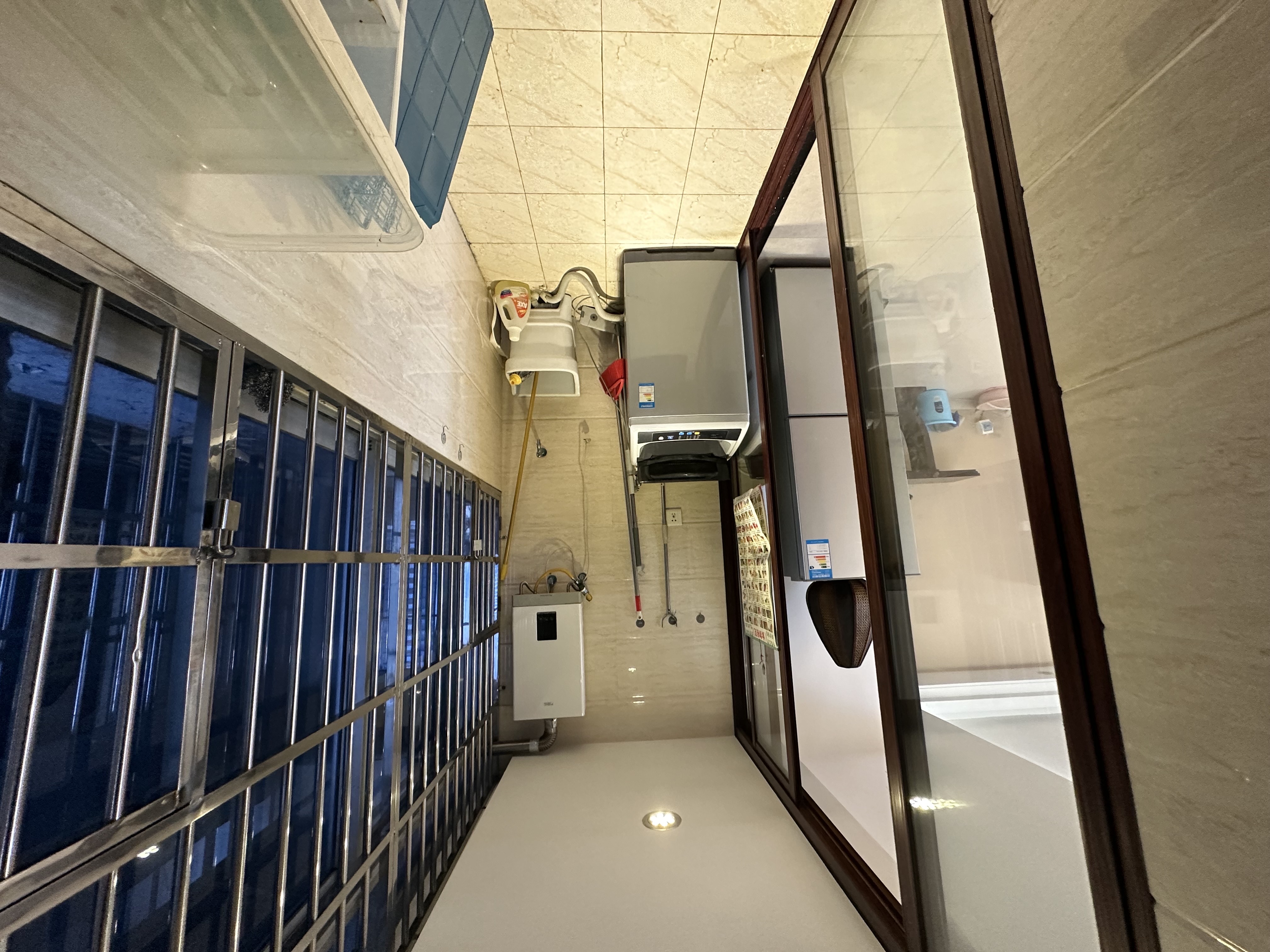 置地花园 3室2厅2卫 190.0万 置地花园 3室2厅2卫 190.0万客厅