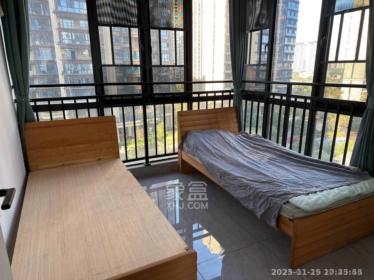 春藤小镇 4室2厅2卫 2800.0元/月 春藤小镇 4室2厅2卫 2800.0元/月室内图