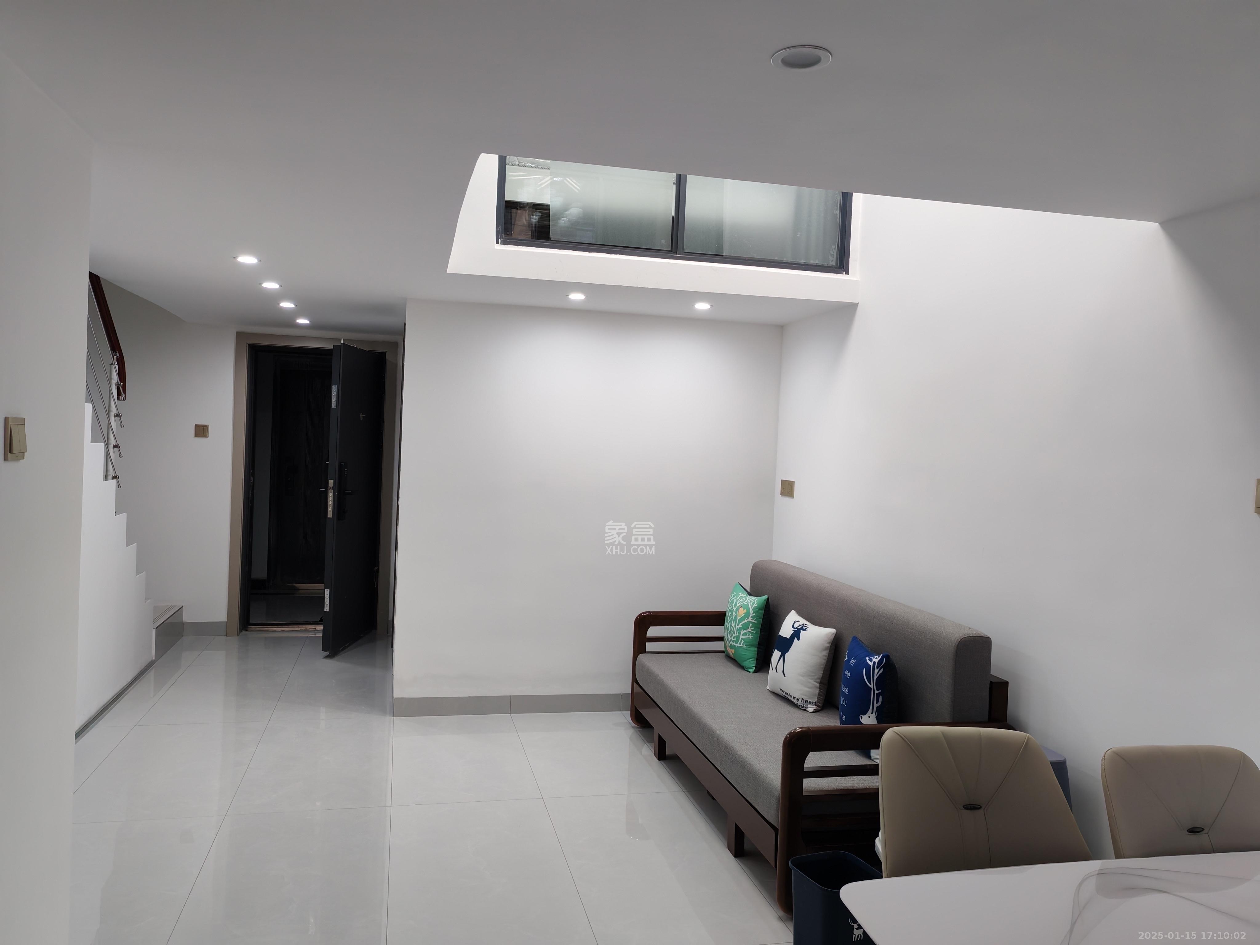 九玺铭城(九玺华府) 2室2厅1卫 2200.0元/月 九玺铭城(九玺华府) 2室2厅1卫 2200.0元/月室内图