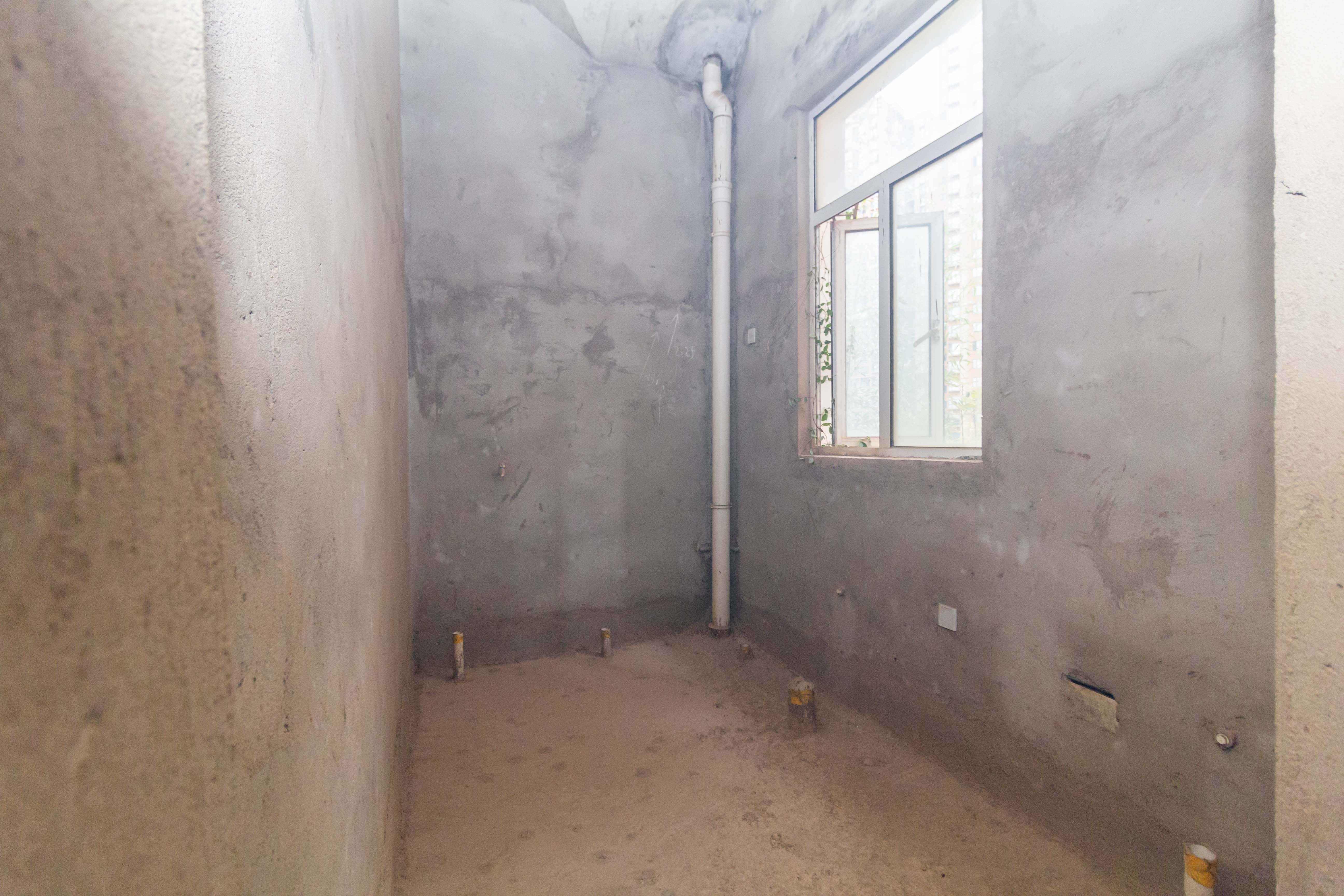 水印山城 5室2厅3卫 395.0万 水印山城 5室2厅3卫 395.0万卫生间