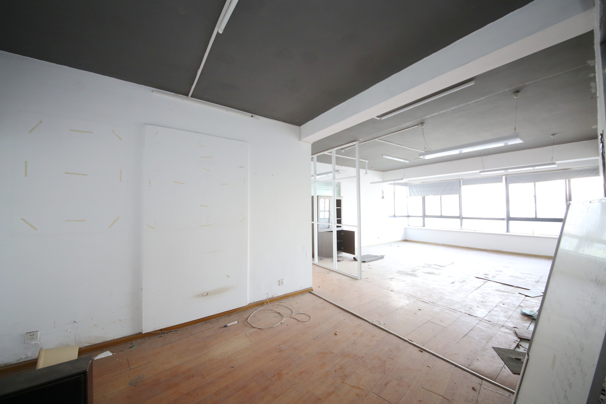 省建苑小区  5室2厅2卫   197.00万客厅