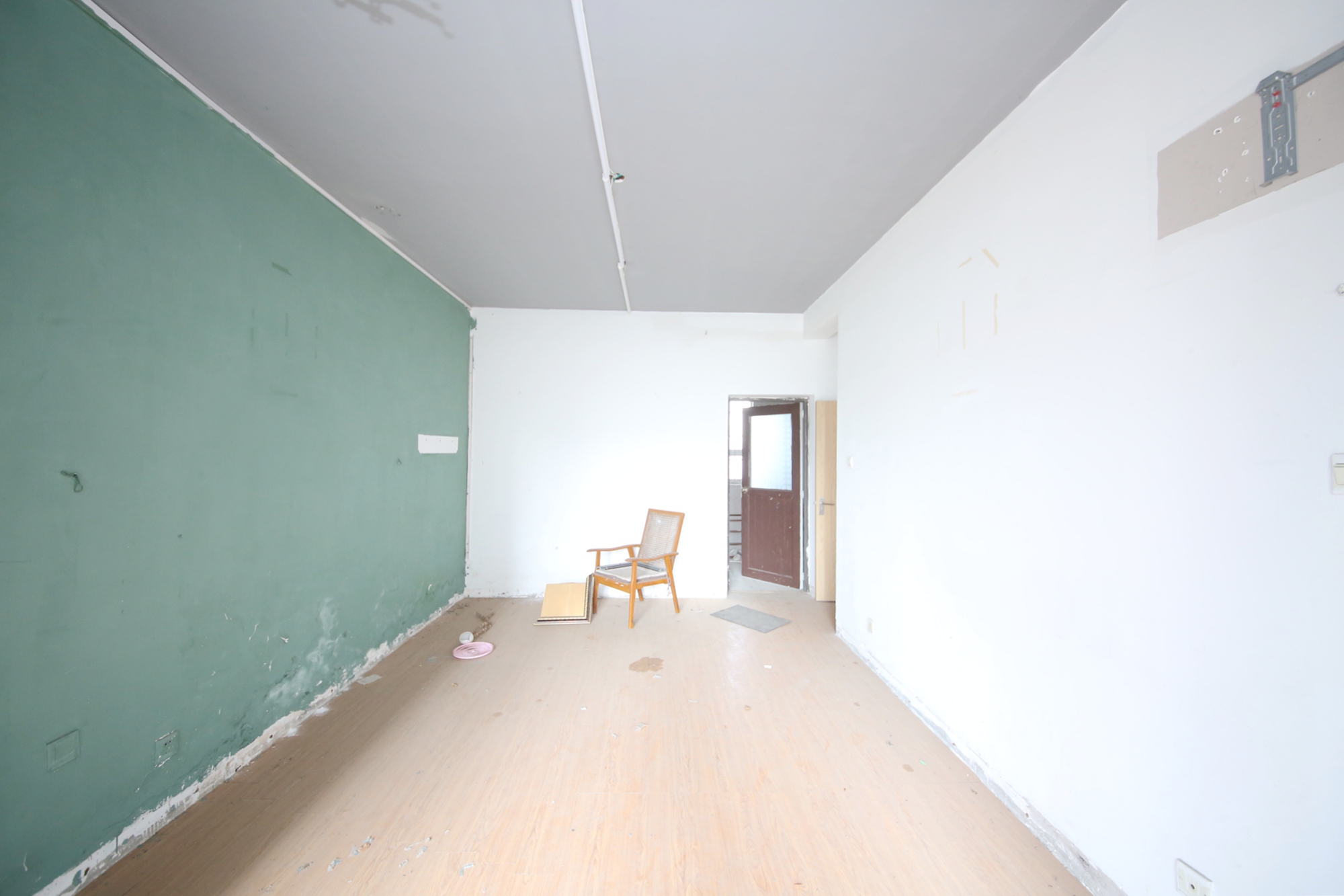 省建苑小区  5室2厅2卫   197.00万卧室