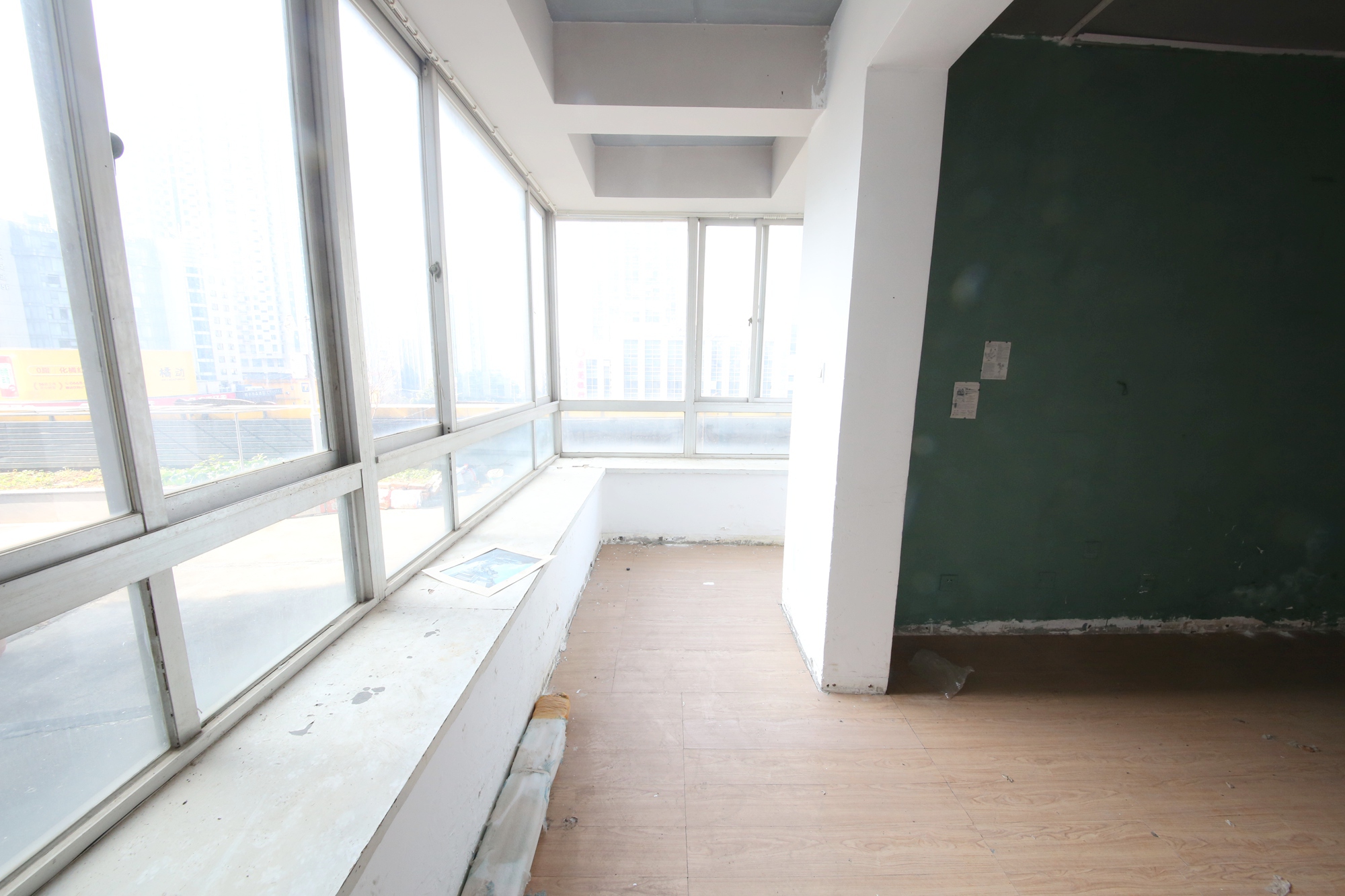 省建苑小区  5室2厅2卫   197.00万阳台