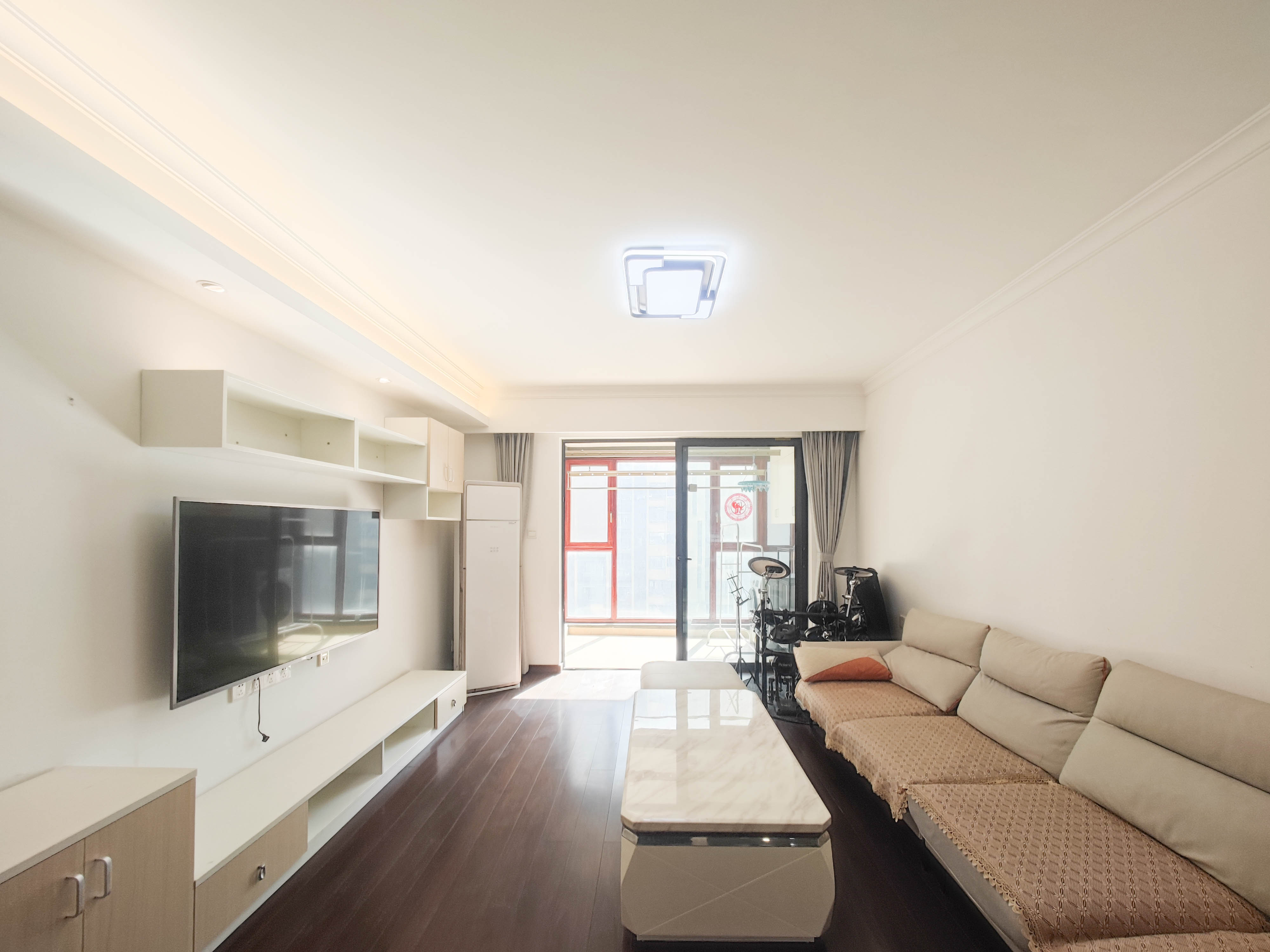 万科魅力之城  4室2厅2卫    129.8万 万科魅力之城  4室2厅2卫    129.8万客厅