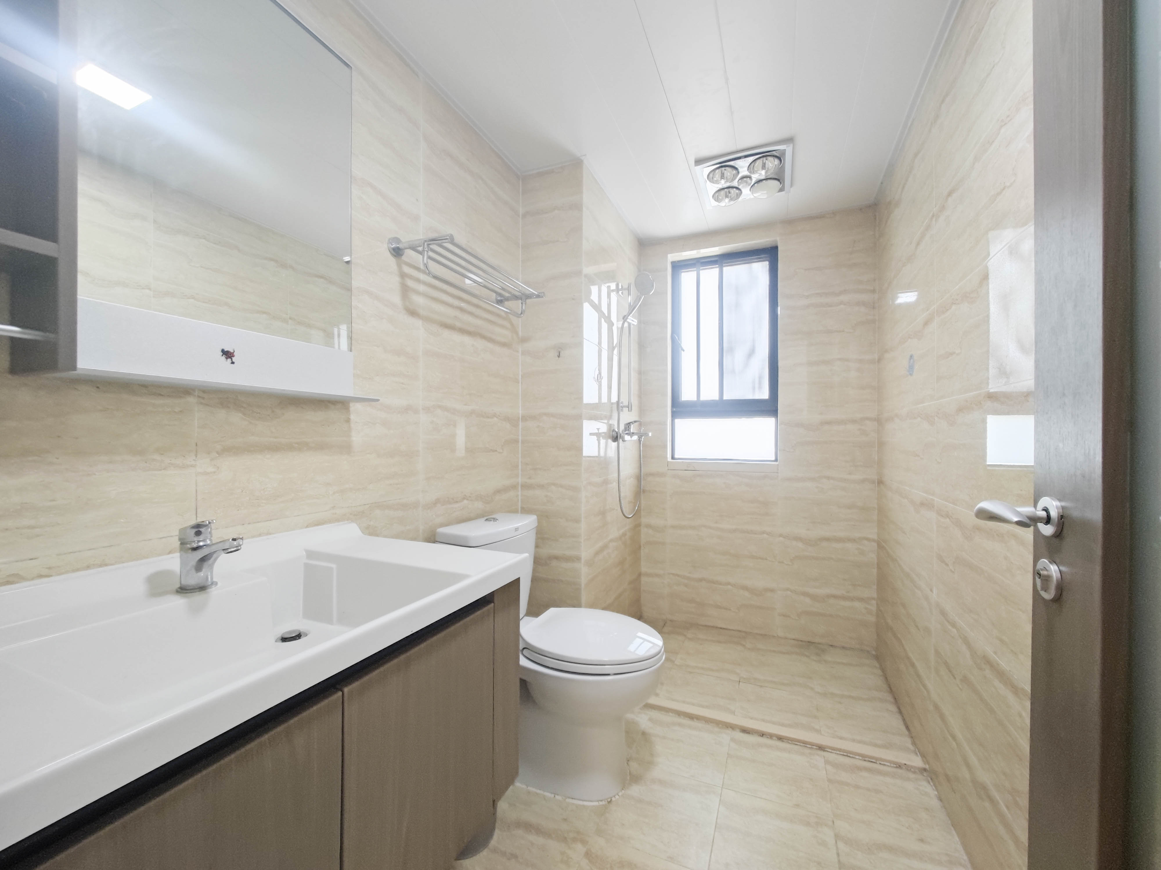 万科魅力之城  4室2厅2卫    129.8万 万科魅力之城  4室2厅2卫    129.8万卫生间