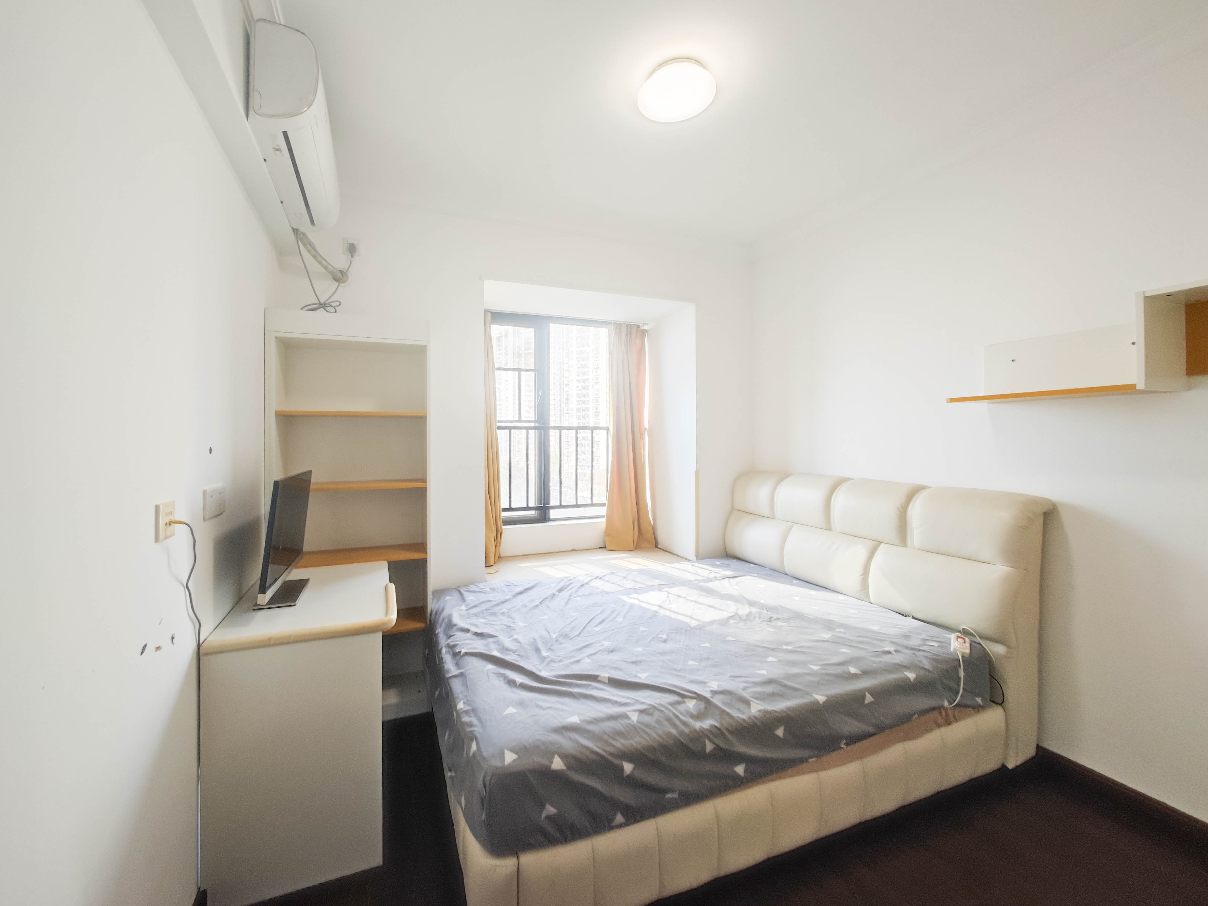 万科魅力之城  4室2厅2卫    129.8万 万科魅力之城  4室2厅2卫    129.8万卧室