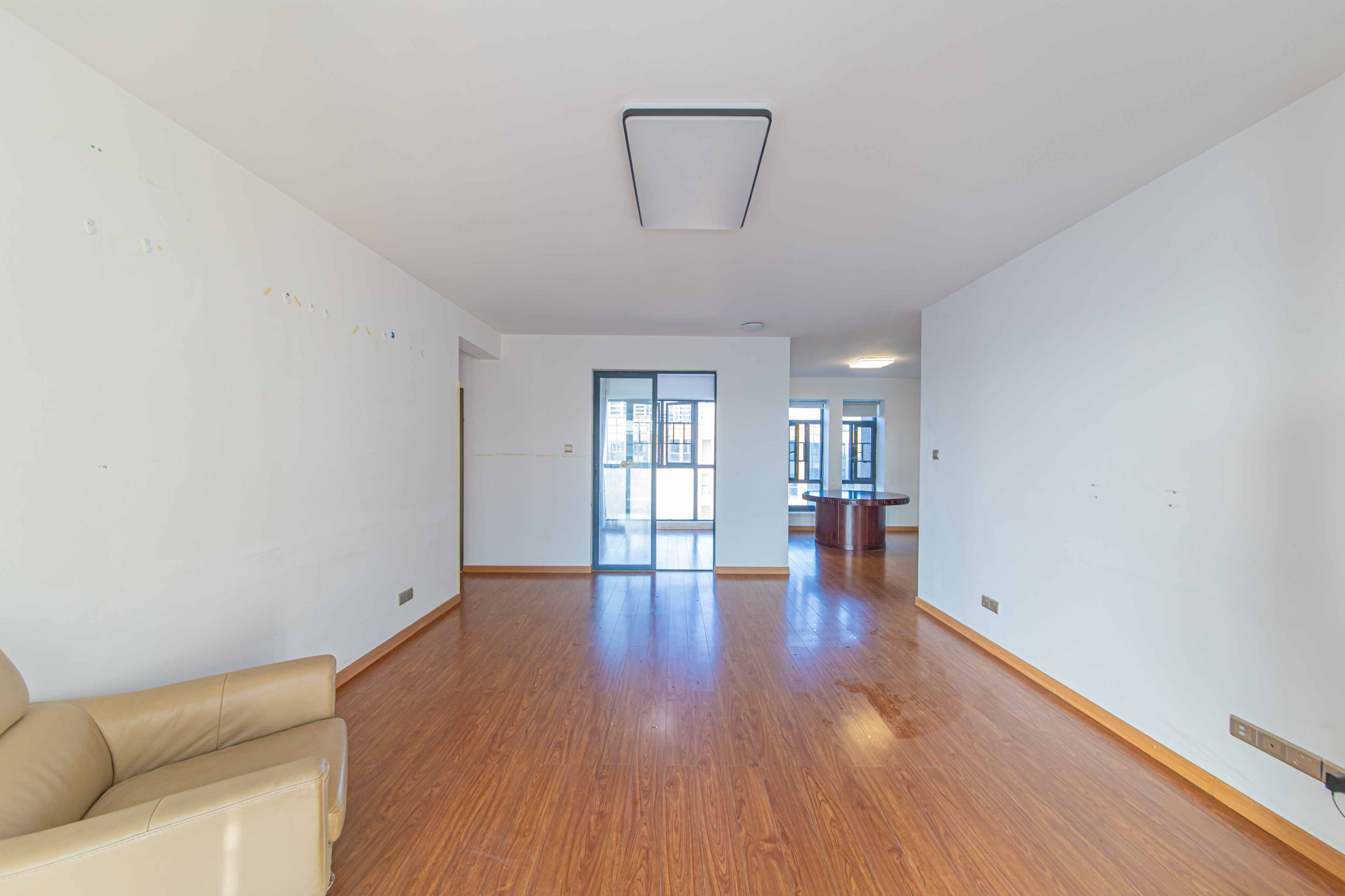 鑫远尚玺苑 4室2厅2卫 180.0万 鑫远尚玺苑 4室2厅2卫 180.0万客厅