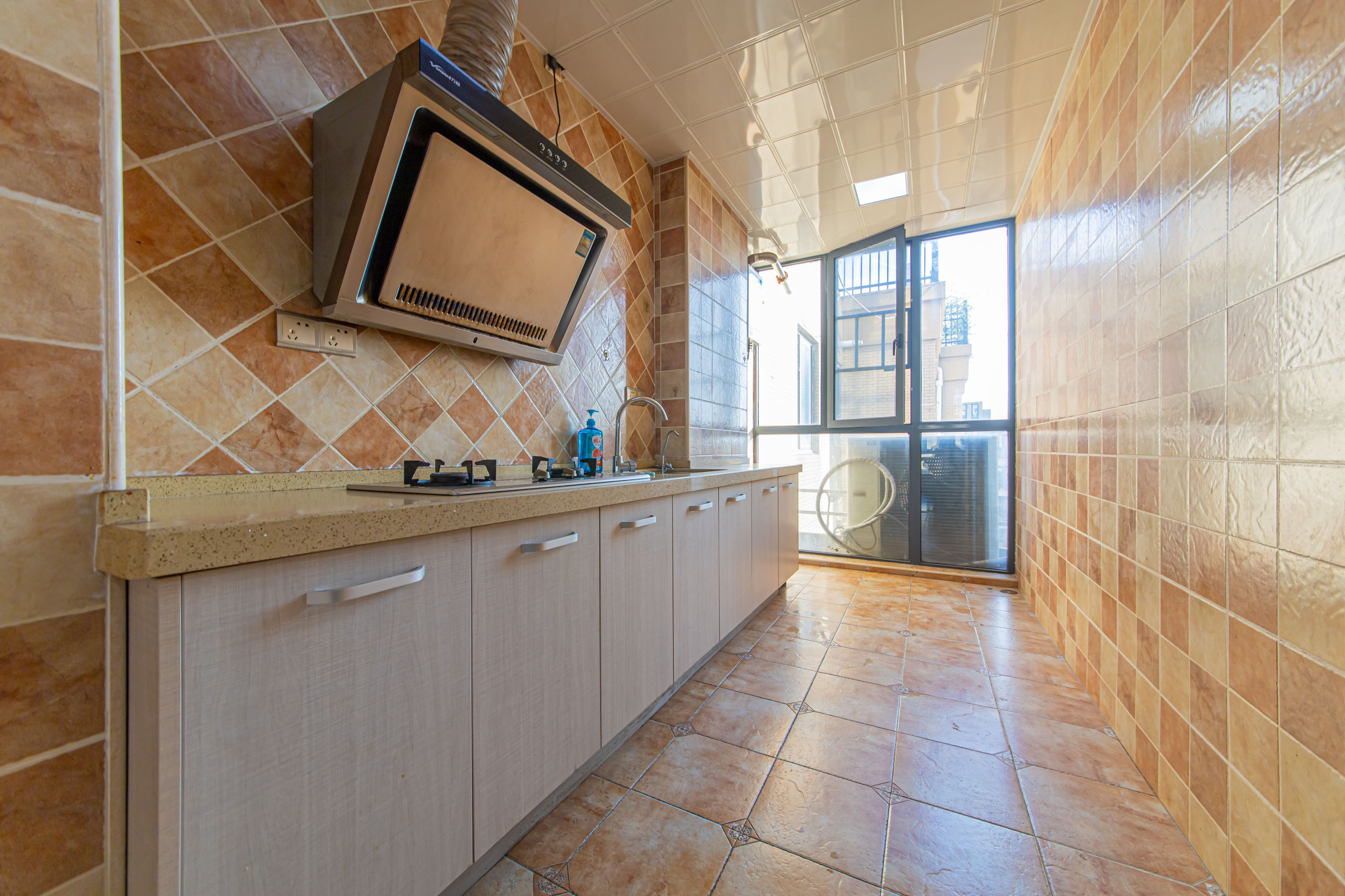 鑫远尚玺苑 4室2厅2卫 180.0万 鑫远尚玺苑 4室2厅2卫 180.0万厨房