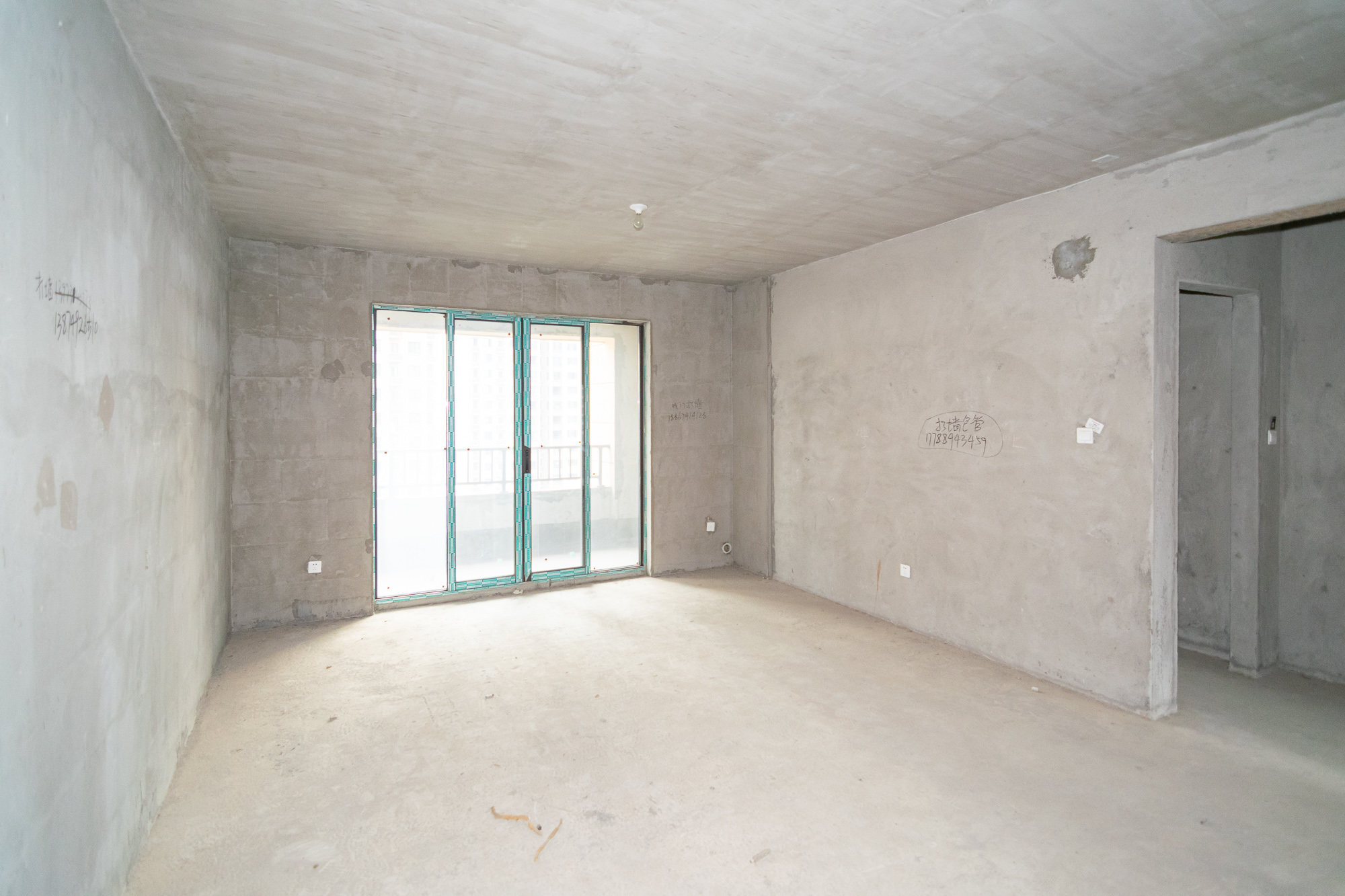 长房星珑湾 4室2厅2卫 85.0万 长房星珑湾 4室2厅2卫 85.0万客厅