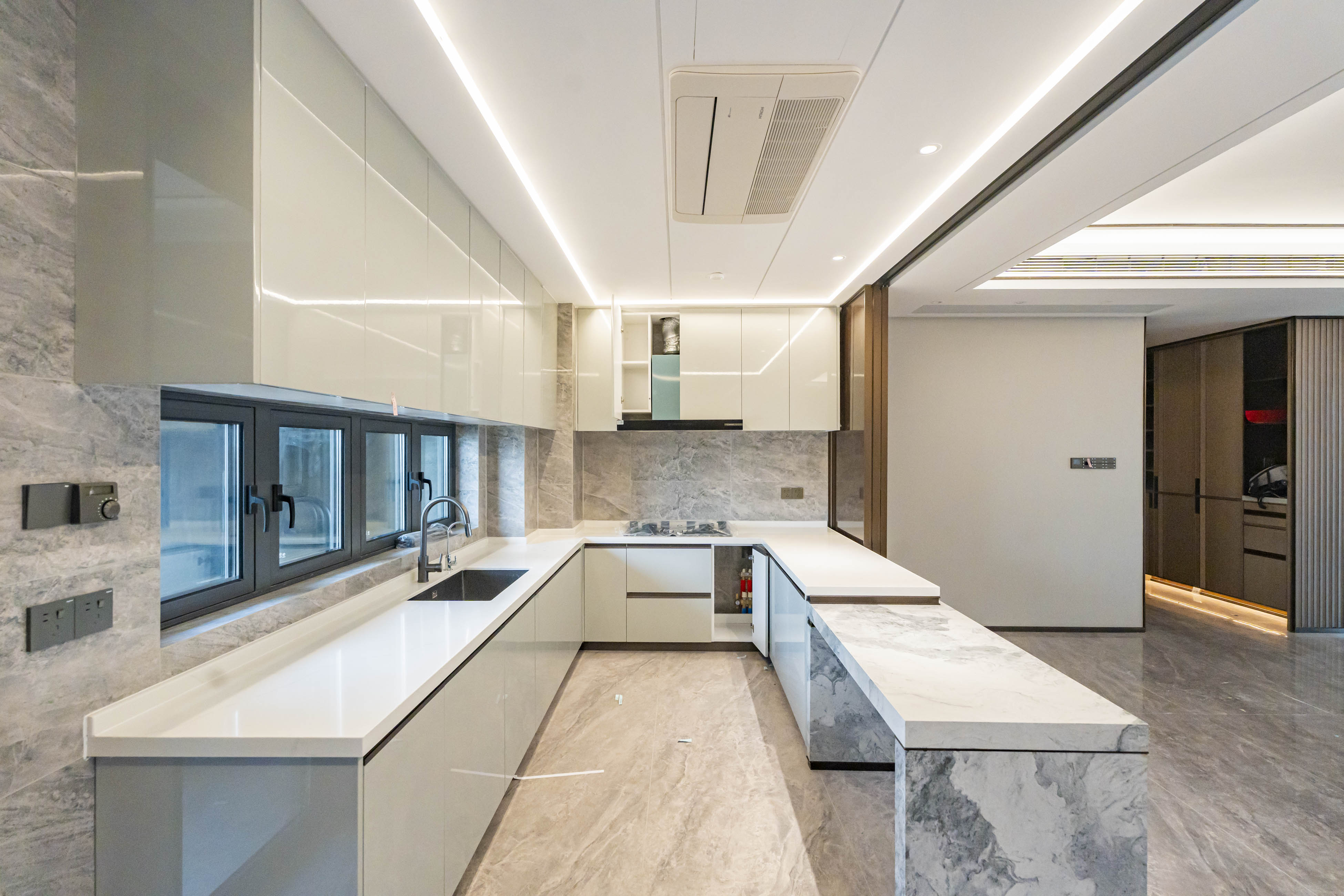 建发养云  4室2厅2卫   528.00万厨房