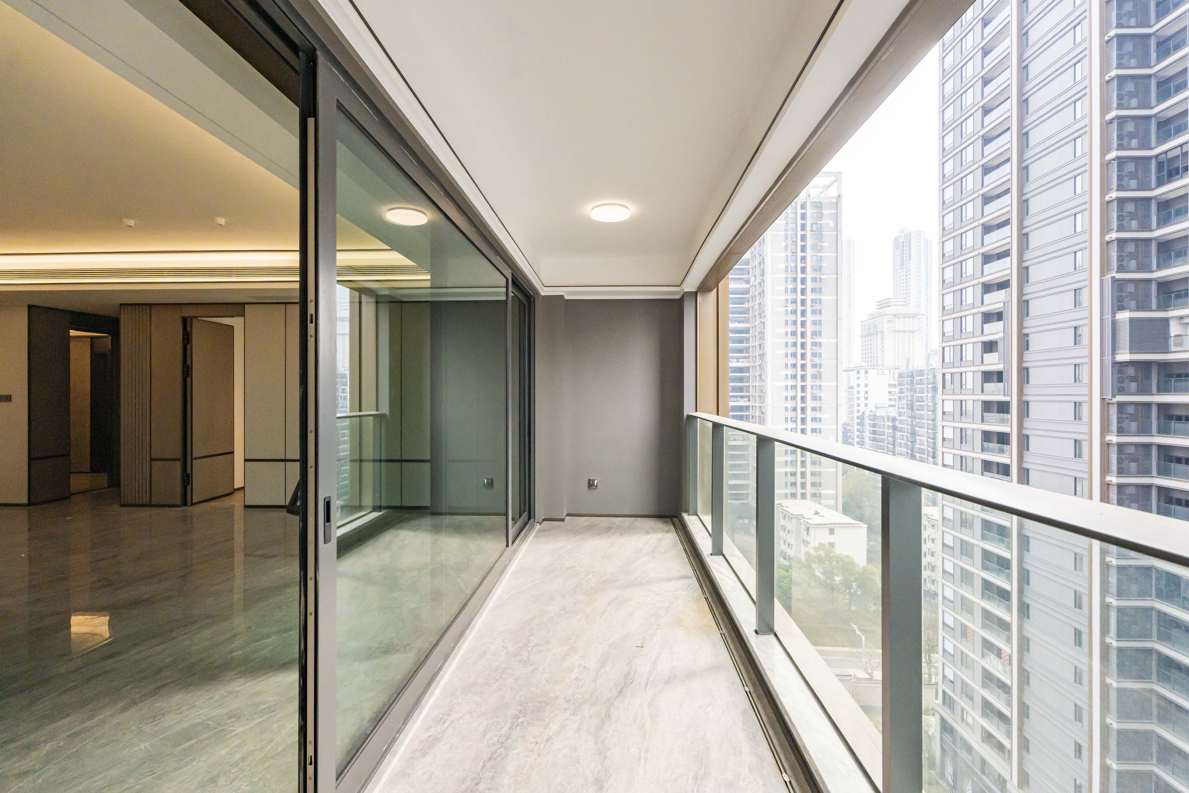 建发养云  4室2厅2卫   528.00万阳台