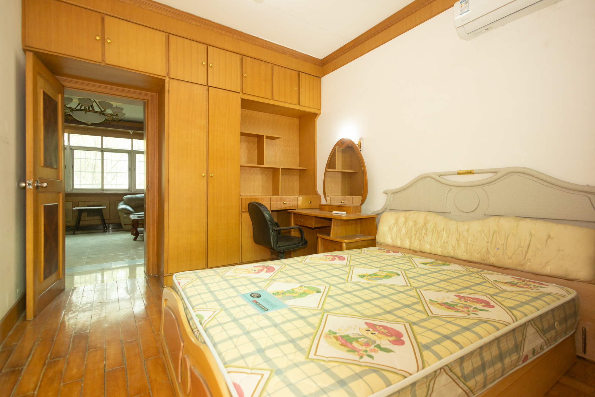 长沙县政府宿舍(星邻南苑)  3室2厅1卫    72.8万 长沙县政府宿舍(星邻南苑)  3室2厅1卫    72.8万卧室