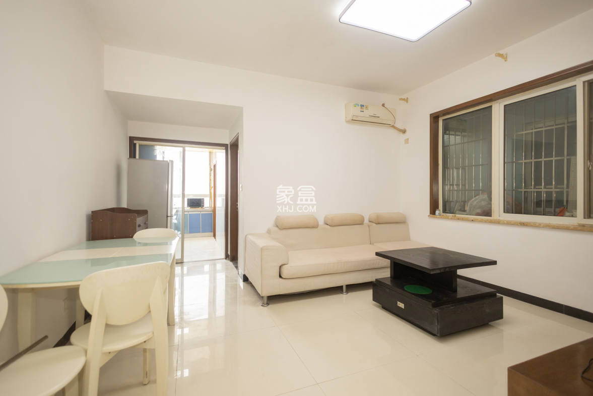 开源鑫景  2室2厅1卫    36.0万 开源鑫景  2室2厅1卫    36.0万客厅