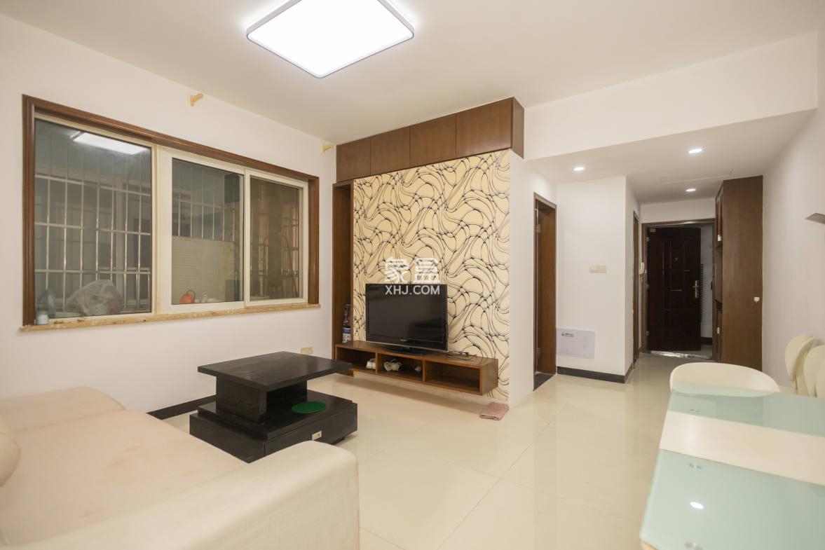 开源鑫景  2室2厅1卫    36.0万 开源鑫景  2室2厅1卫    36.0万客厅