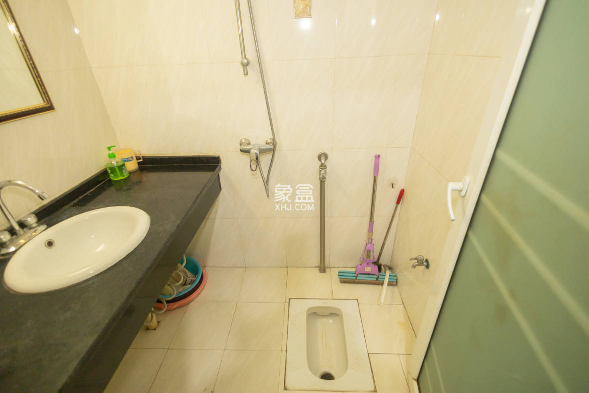 开源鑫景  2室2厅1卫    36.0万 开源鑫景  2室2厅1卫    36.0万卫生间