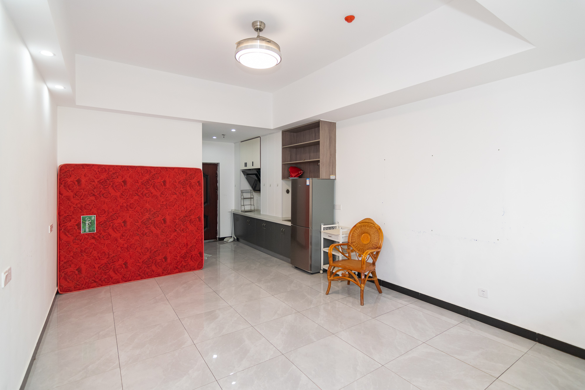 西湖星城公馆  1室1厅1卫    21.0万 西湖星城公馆  1室1厅1卫    21.0万客厅