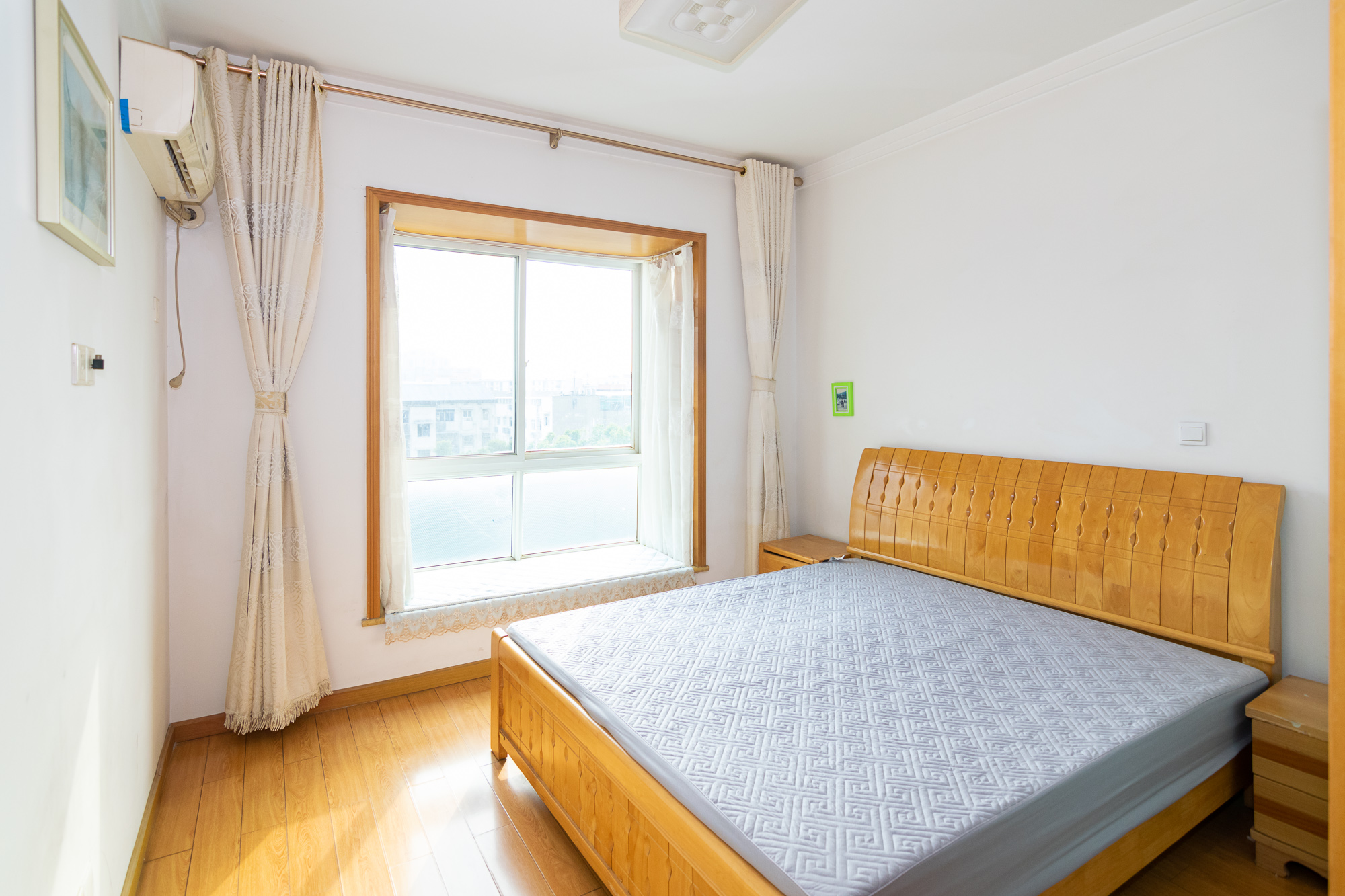 红建大厦  1室0厅0卫   55.00万卧室
