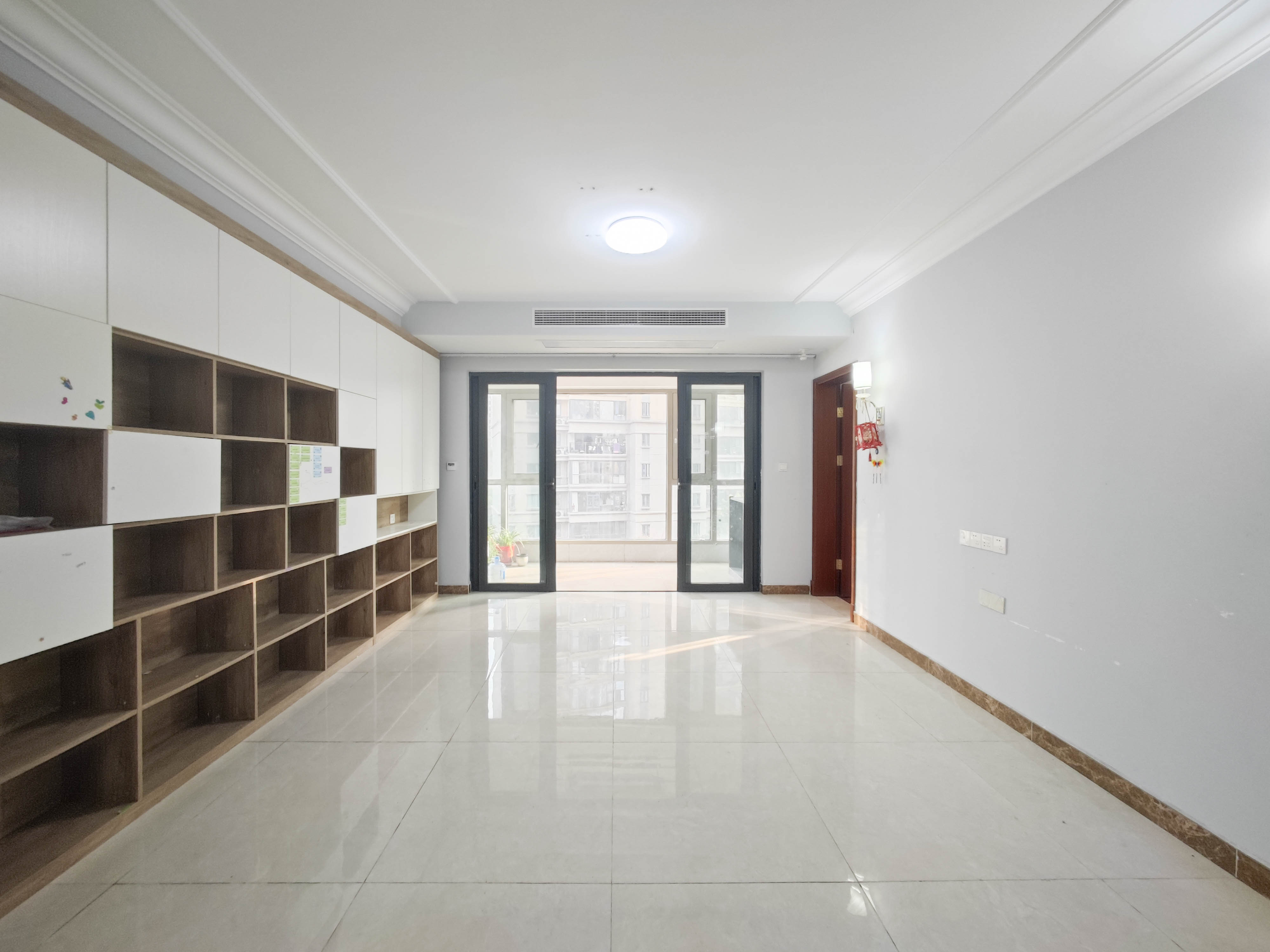 恒大上林苑 4室2厅2卫 135.0万 恒大上林苑 4室2厅2卫 135.0万客厅