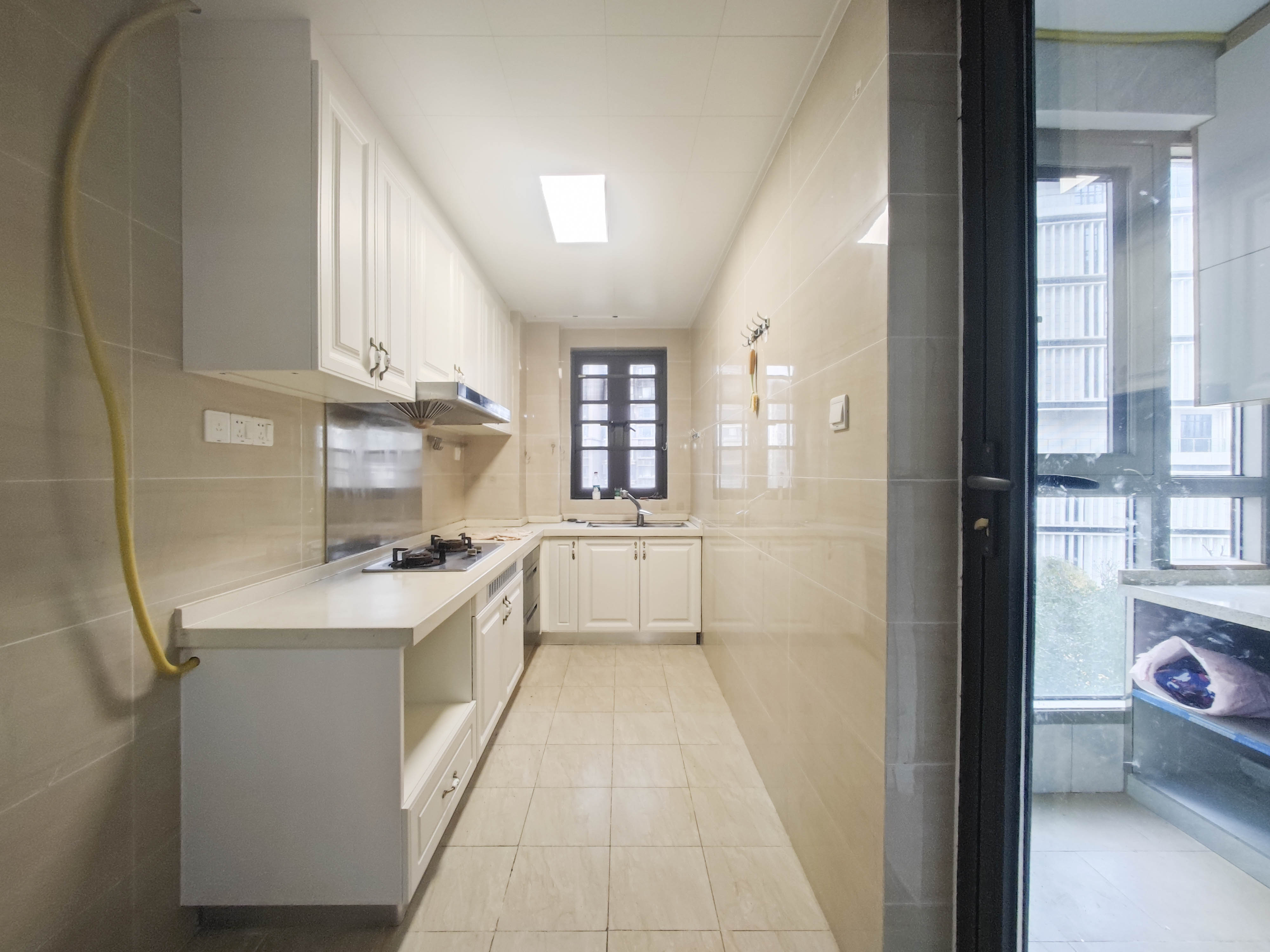 恒大上林苑 4室2厅2卫 135.0万 恒大上林苑 4室2厅2卫 135.0万其他