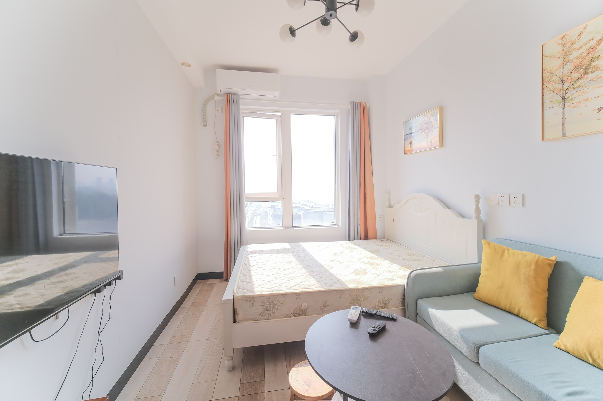 保利香槟国际 1室1厅1卫 20.0万 保利香槟国际 1室1厅1卫 20.0万客厅