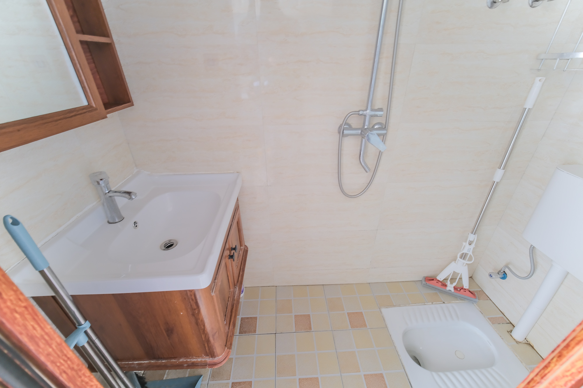 保利香槟国际 1室1厅1卫 20.0万 保利香槟国际 1室1厅1卫 20.0万卫生间