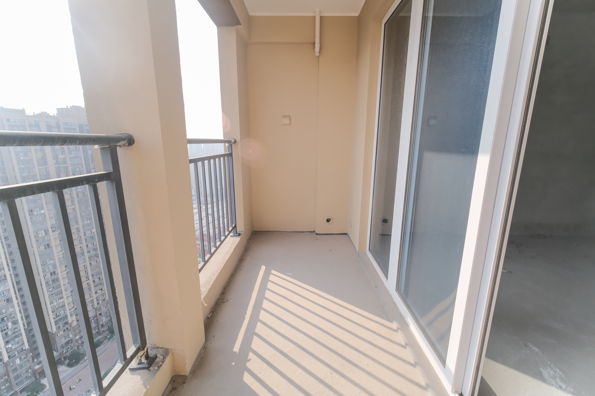 荣盛花语城  3室2厅2卫    71.0万 荣盛花语城  3室2厅2卫    71.0万阳台