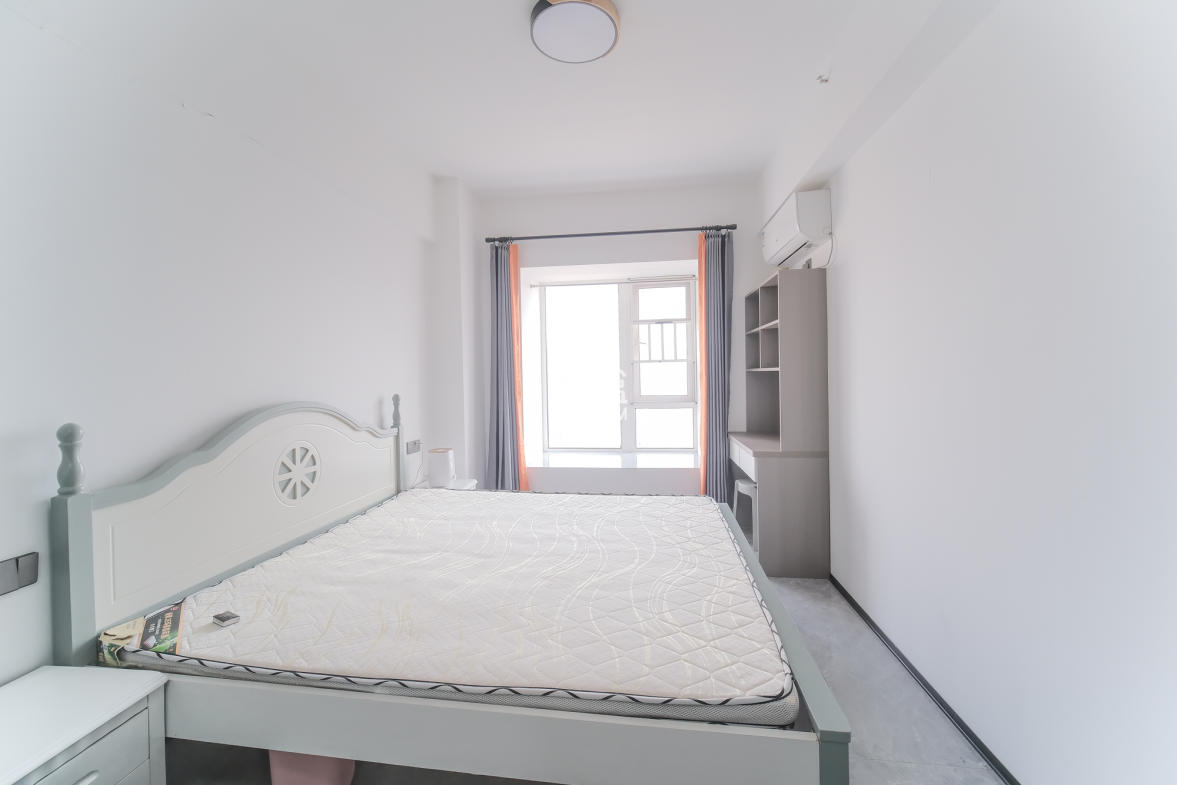 保利香槟国际  1室1厅1卫    22.8万 保利香槟国际  1室1厅1卫    22.8万客厅