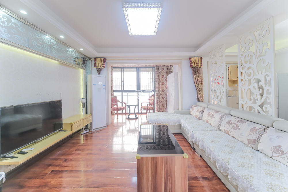 盛地尊域  4室2厅2卫    78.0万