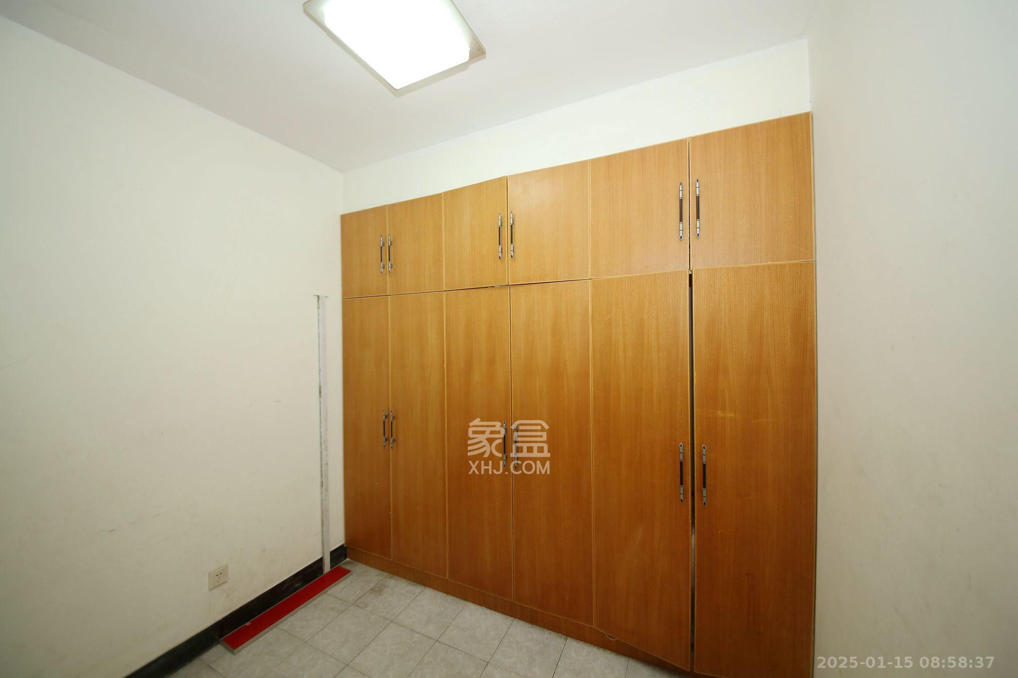 锦湘国际星城一期(锦美苑) 4室2厅2卫 3000.0元/月 锦湘国际星城一期(锦美苑) 4室2厅2卫 3000.0元/月室内图