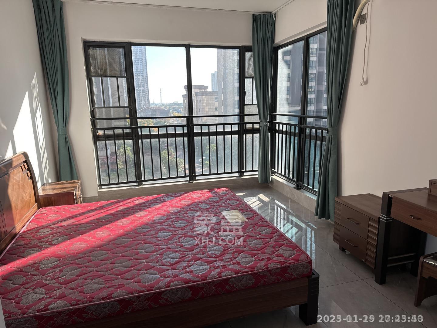 春藤小镇 4室2厅2卫 2800.0元/月 春藤小镇 4室2厅2卫 2800.0元/月室内图