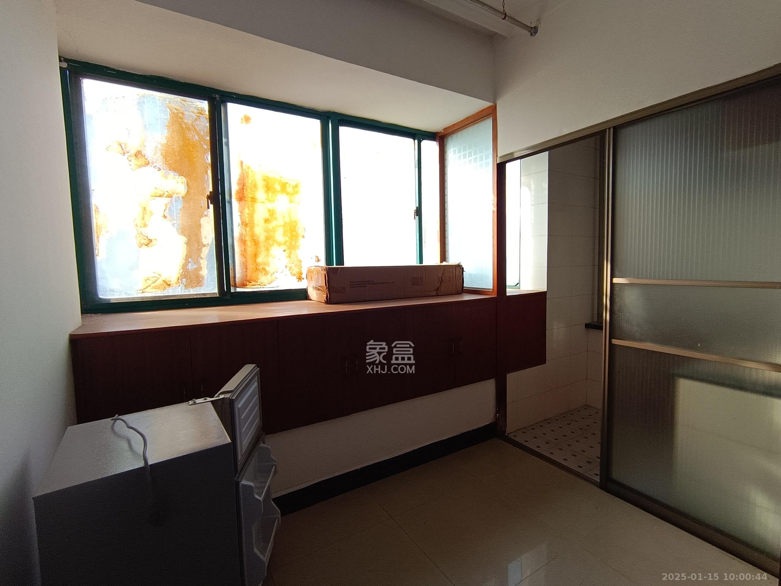 明城公寓  1室1厅1卫   1300.00元/月室内图