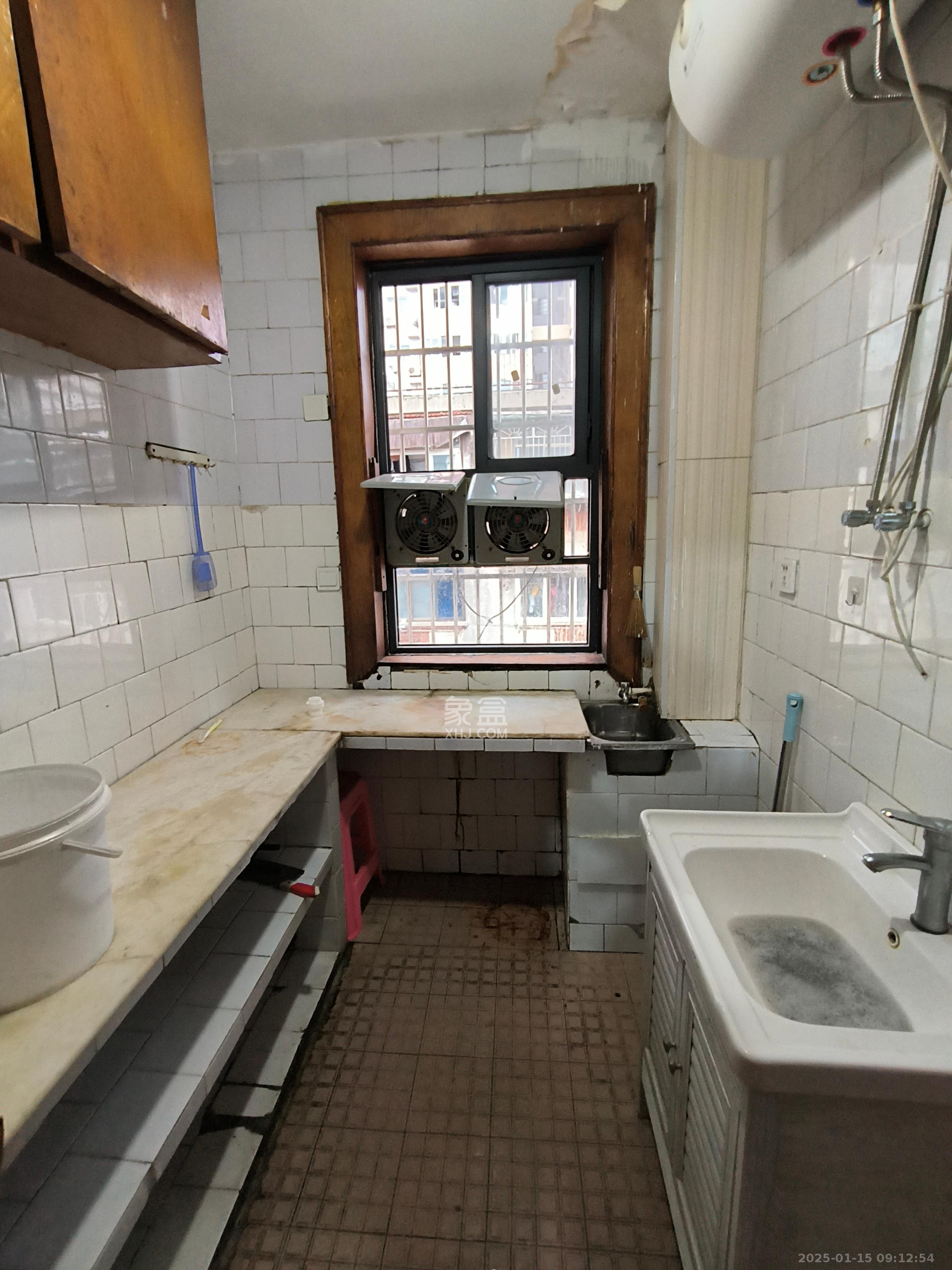 检察院宿舍复兴街176 2室1厅1卫 1600.0元/月 检察院宿舍复兴街176 2室1厅1卫 1600.0元/月室内图