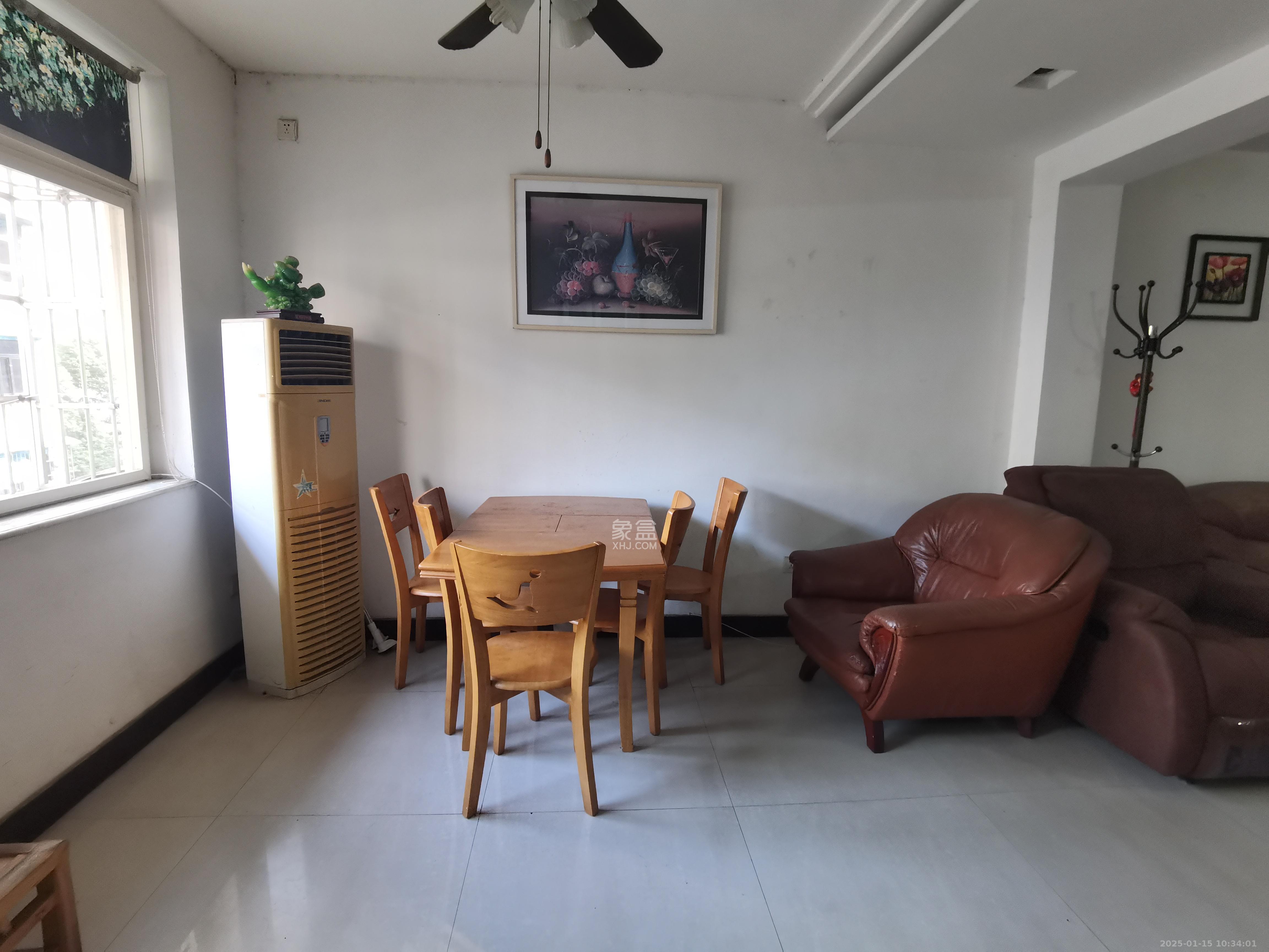 公路局宿舍  4室2厅1卫   1800.00元/月室内图