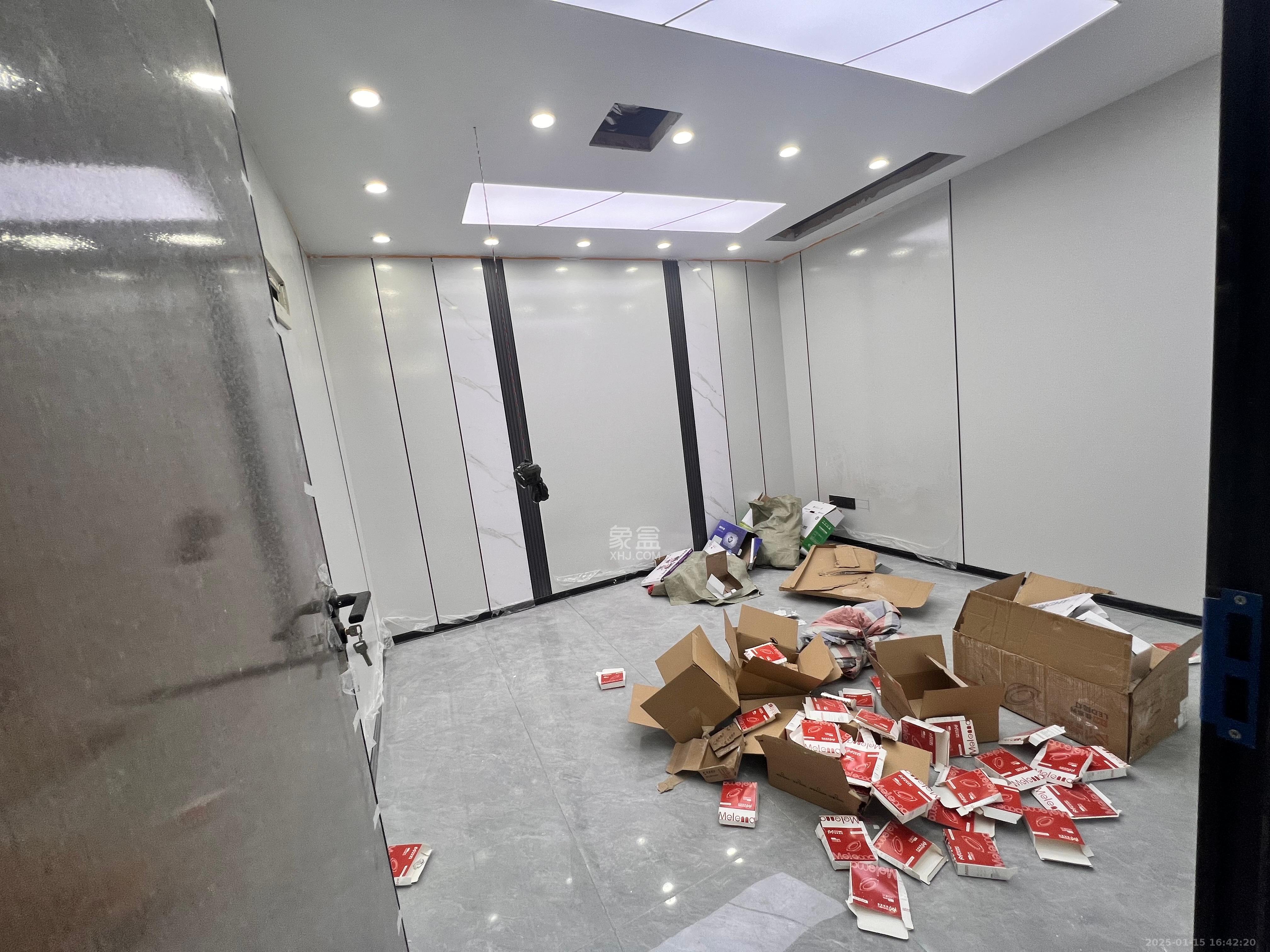 长房中庭国际（东郡华蓉广场）  1室0厅0卫   13800.00元/月室内图