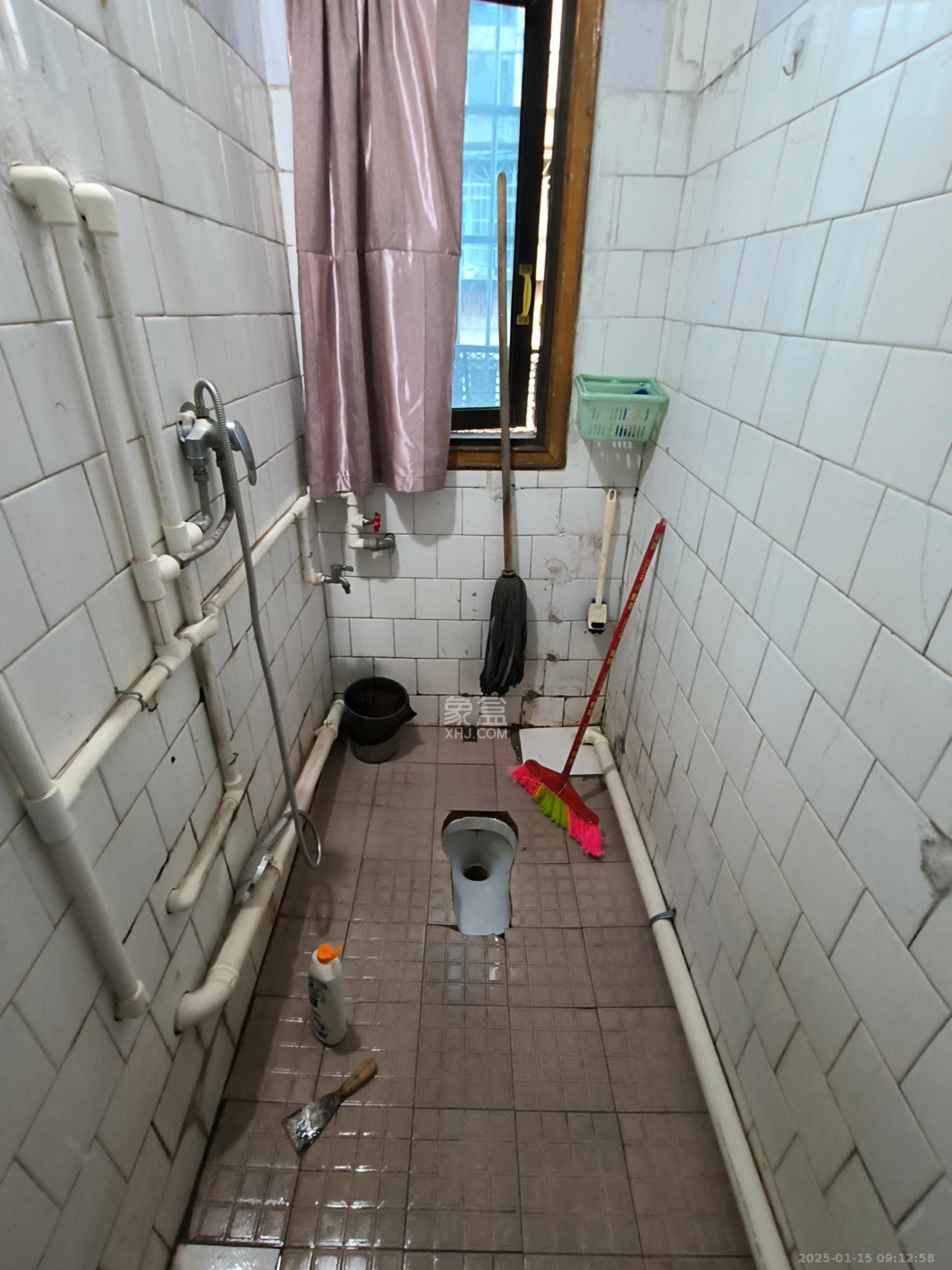 检察院宿舍复兴街176 2室1厅1卫 1600.0元/月 检察院宿舍复兴街176 2室1厅1卫 1600.0元/月室内图