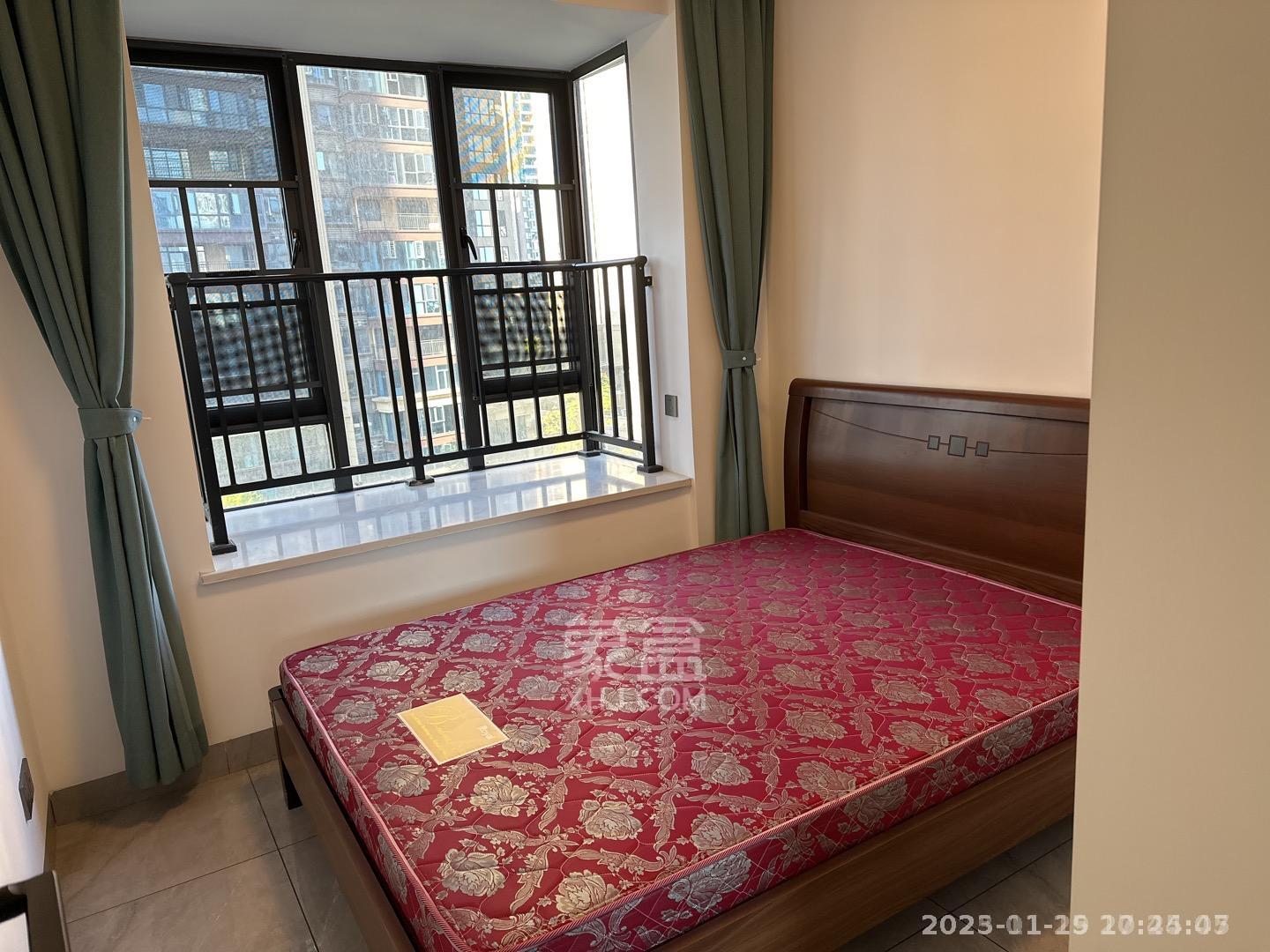 春藤小镇 4室2厅2卫 2800.0元/月 春藤小镇 4室2厅2卫 2800.0元/月室内图