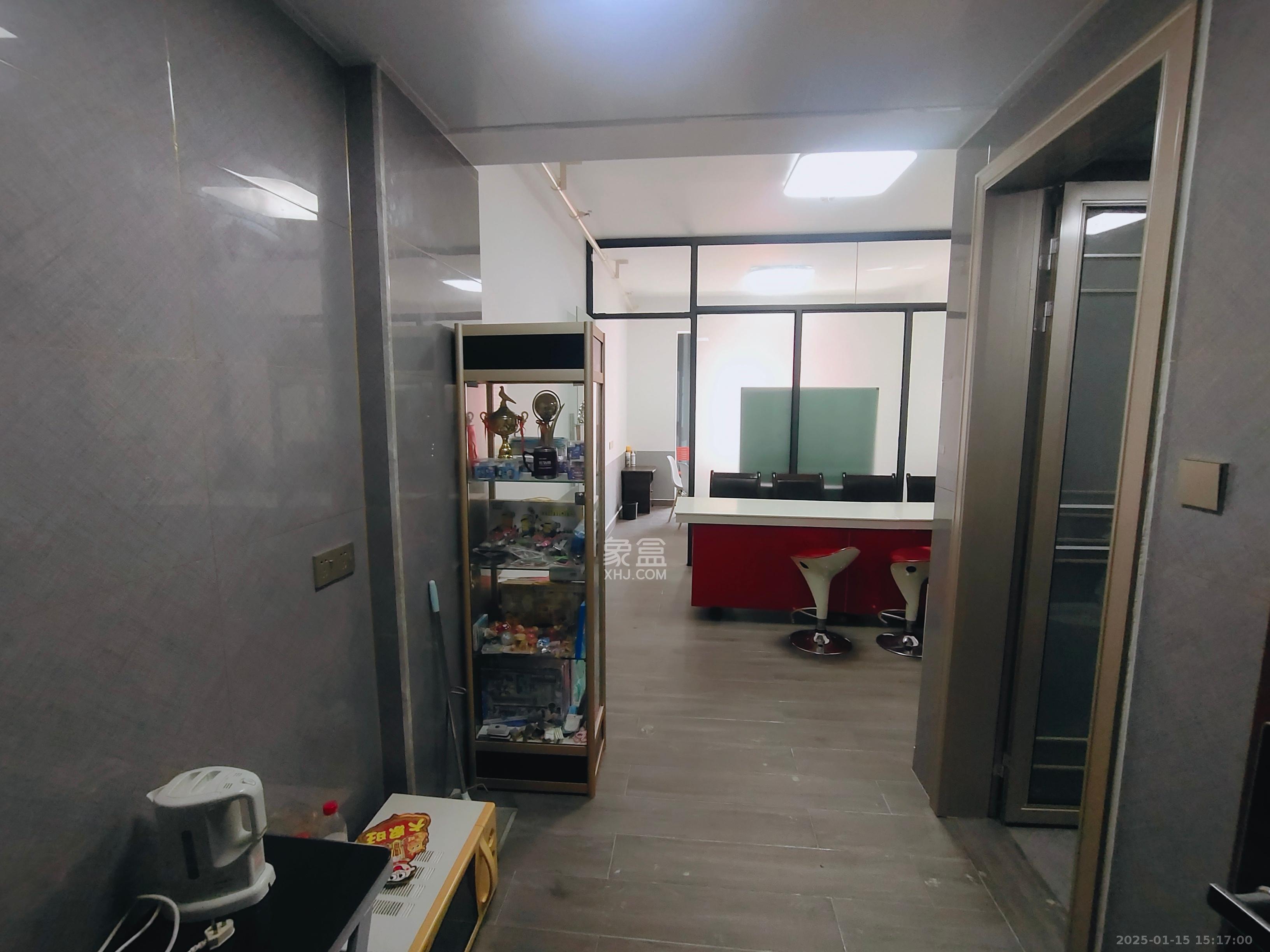 富力十号 1室1厅1卫 1800.0元/月 富力十号 1室1厅1卫 1800.0元/月室内图