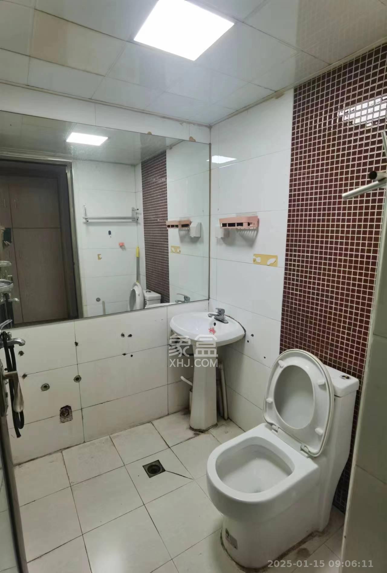 三重星都心  1室1厅1卫   1600.00元/月室内图