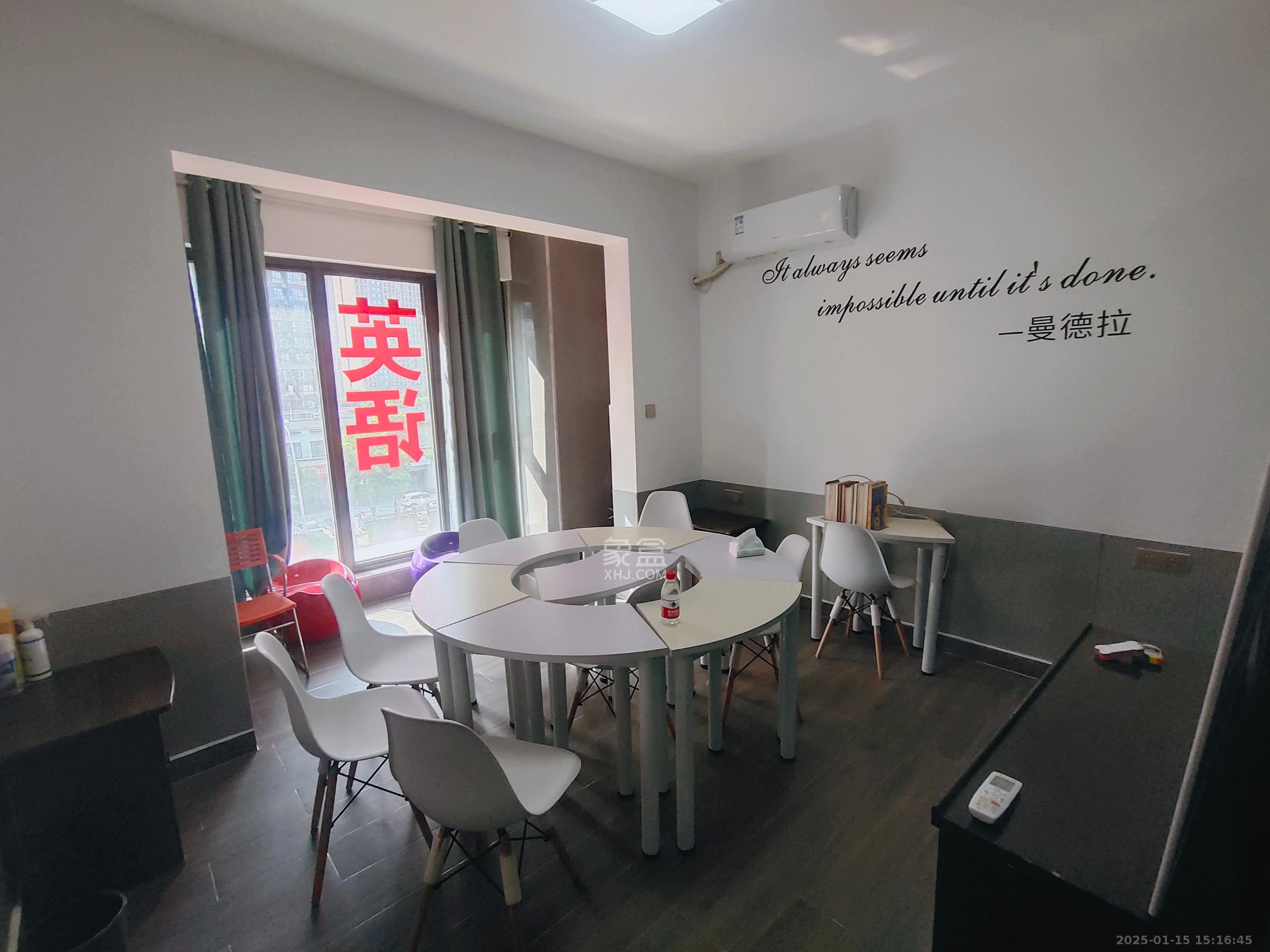 富力十号 1室1厅1卫 1800.0元/月 富力十号 1室1厅1卫 1800.0元/月室内图