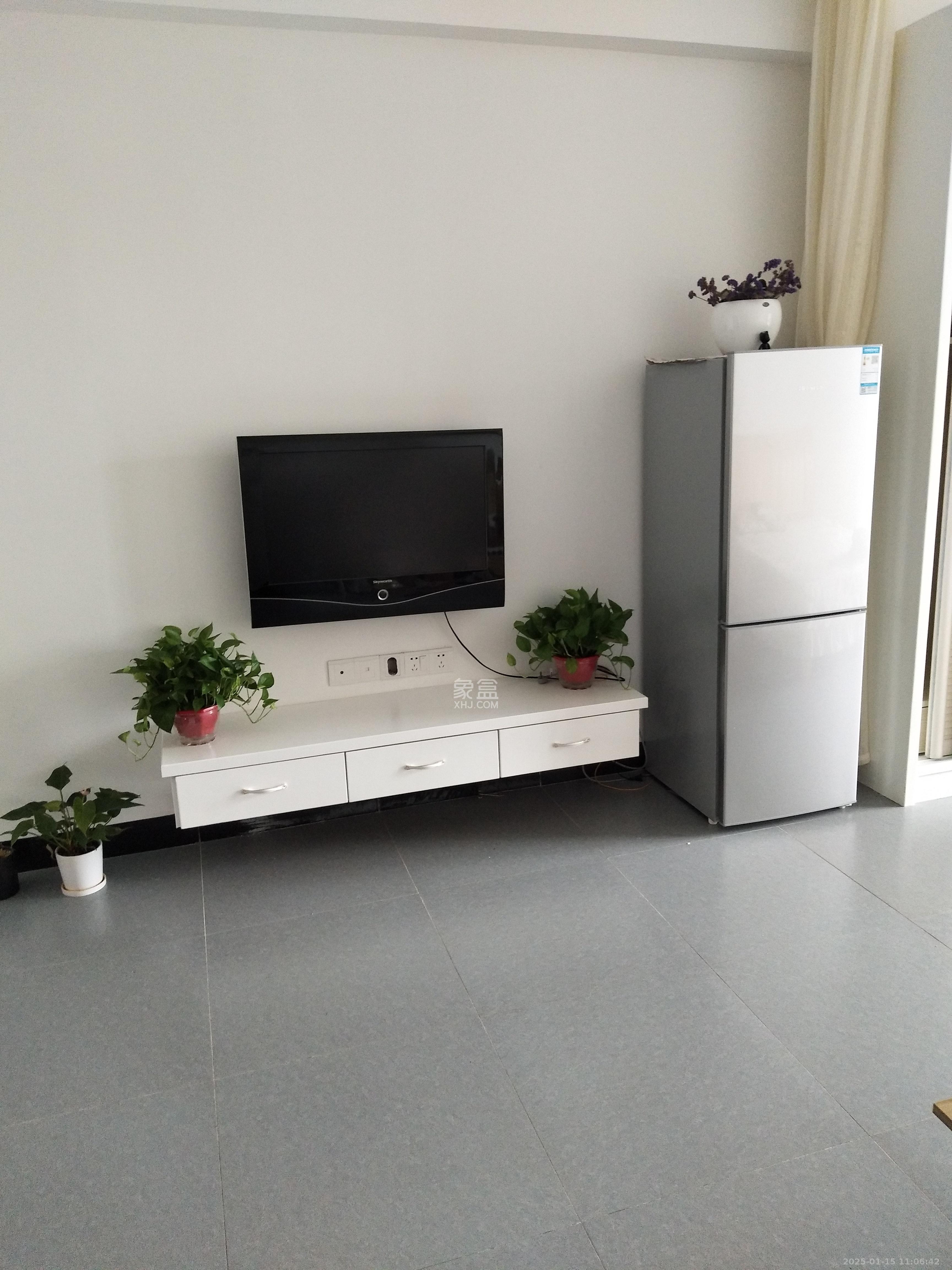 步行街大厦  1室1厅1卫   1200.00元/月室内图