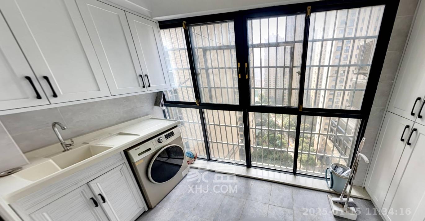 洋湖时代 3室2厅2卫 2700.0元/月 洋湖时代 3室2厅2卫 2700.0元/月室内图