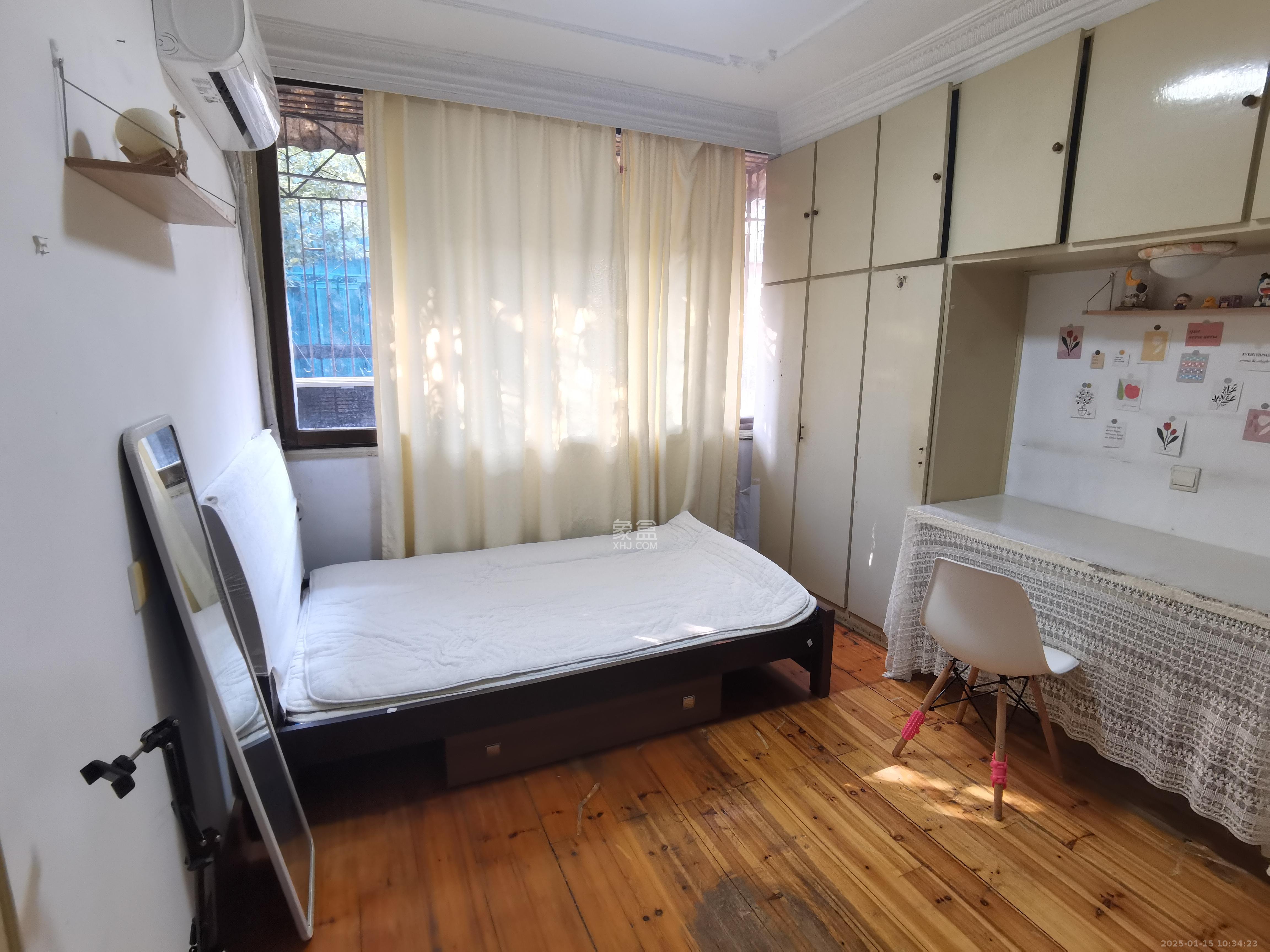 公路局宿舍  4室2厅1卫   1800.00元/月室内图