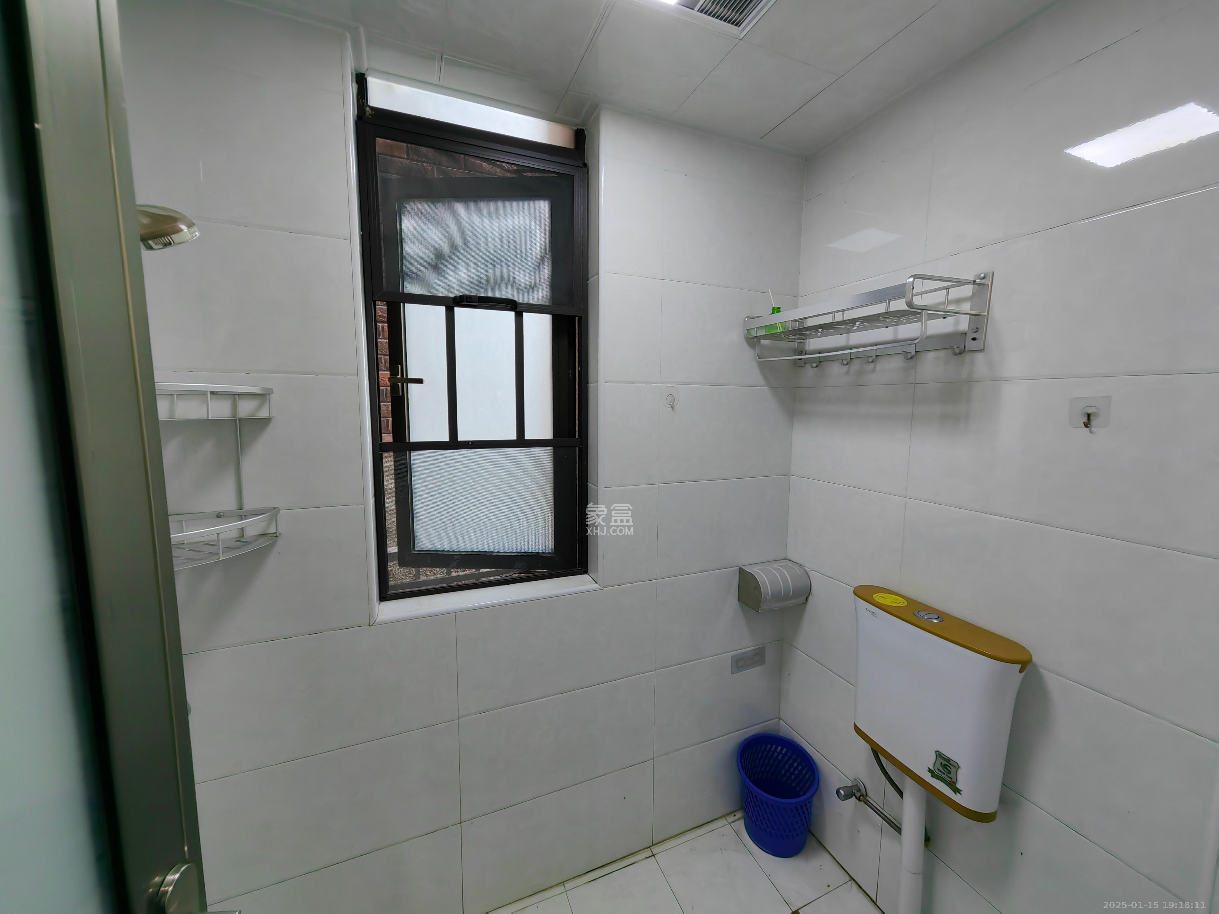 绿地海外滩一期 1室0厅0卫 900.0元/月 绿地海外滩一期 1室0厅0卫 900.0元/月室内图