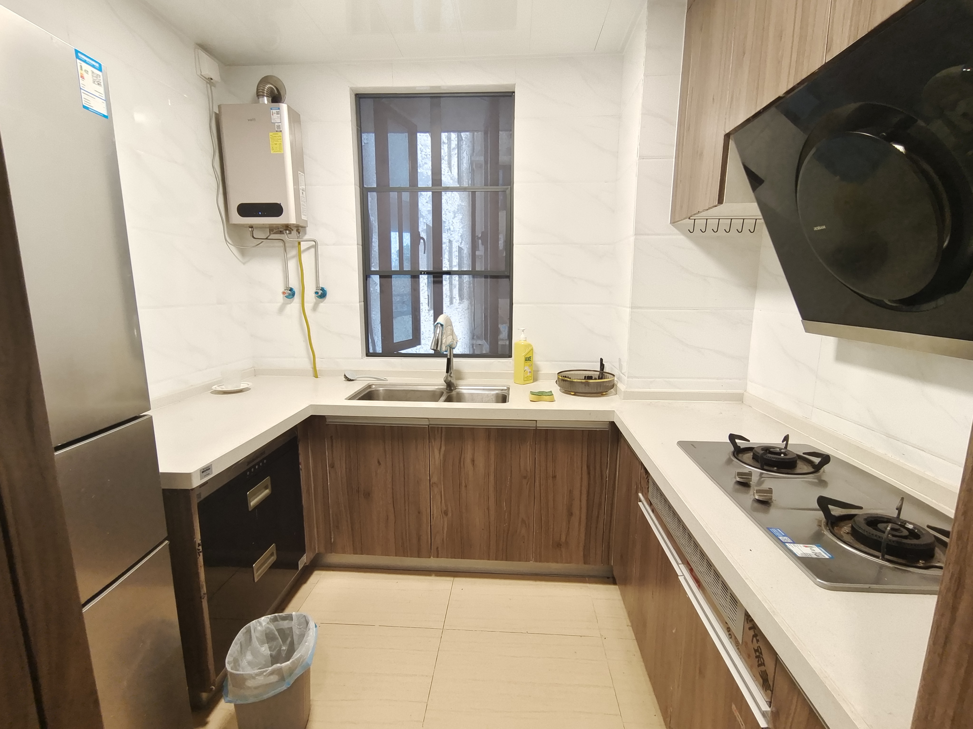 碧桂园梓山府 3室2厅2卫 1900.0元/月 碧桂园梓山府 3室2厅2卫 1900.0元/月室内图