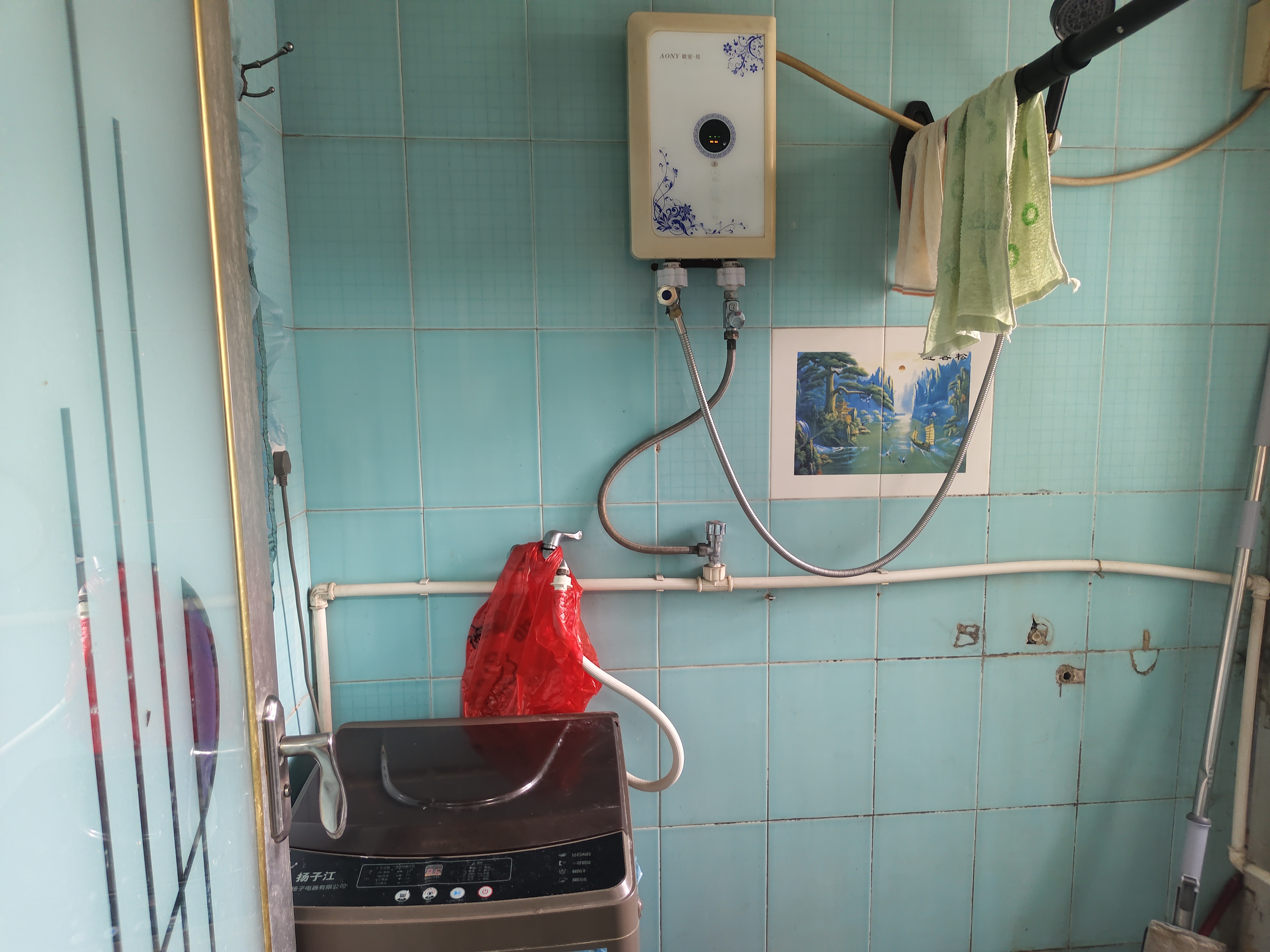 娄星区房改办(娄星征迁)家属楼 3室2厅2卫 32.8万 娄星区房改办(娄星征迁)家属楼 3室2厅2卫 32.8万客厅