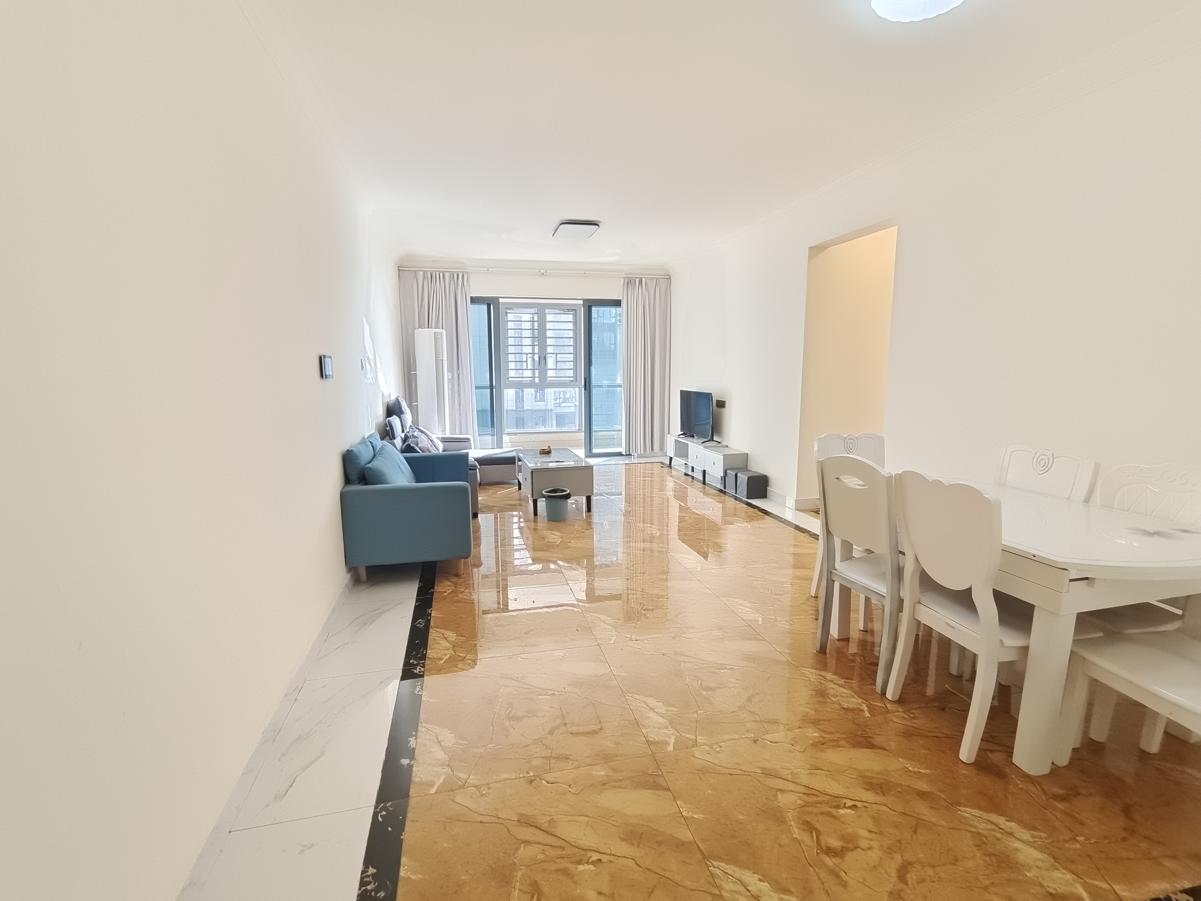 碧桂园梓山府 3室2厅2卫 1900.0元/月 碧桂园梓山府 3室2厅2卫 1900.0元/月室内图