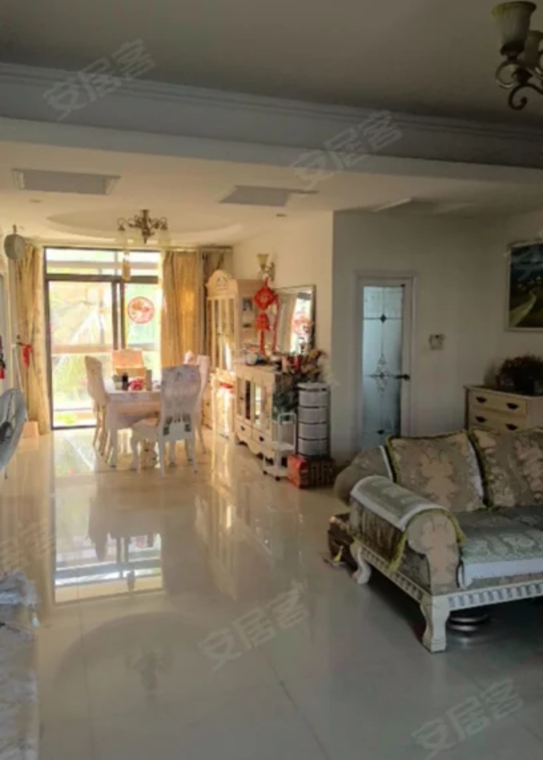 荣域  1室0厅0卫    320.0万 荣域  1室0厅0卫    320.0万客厅