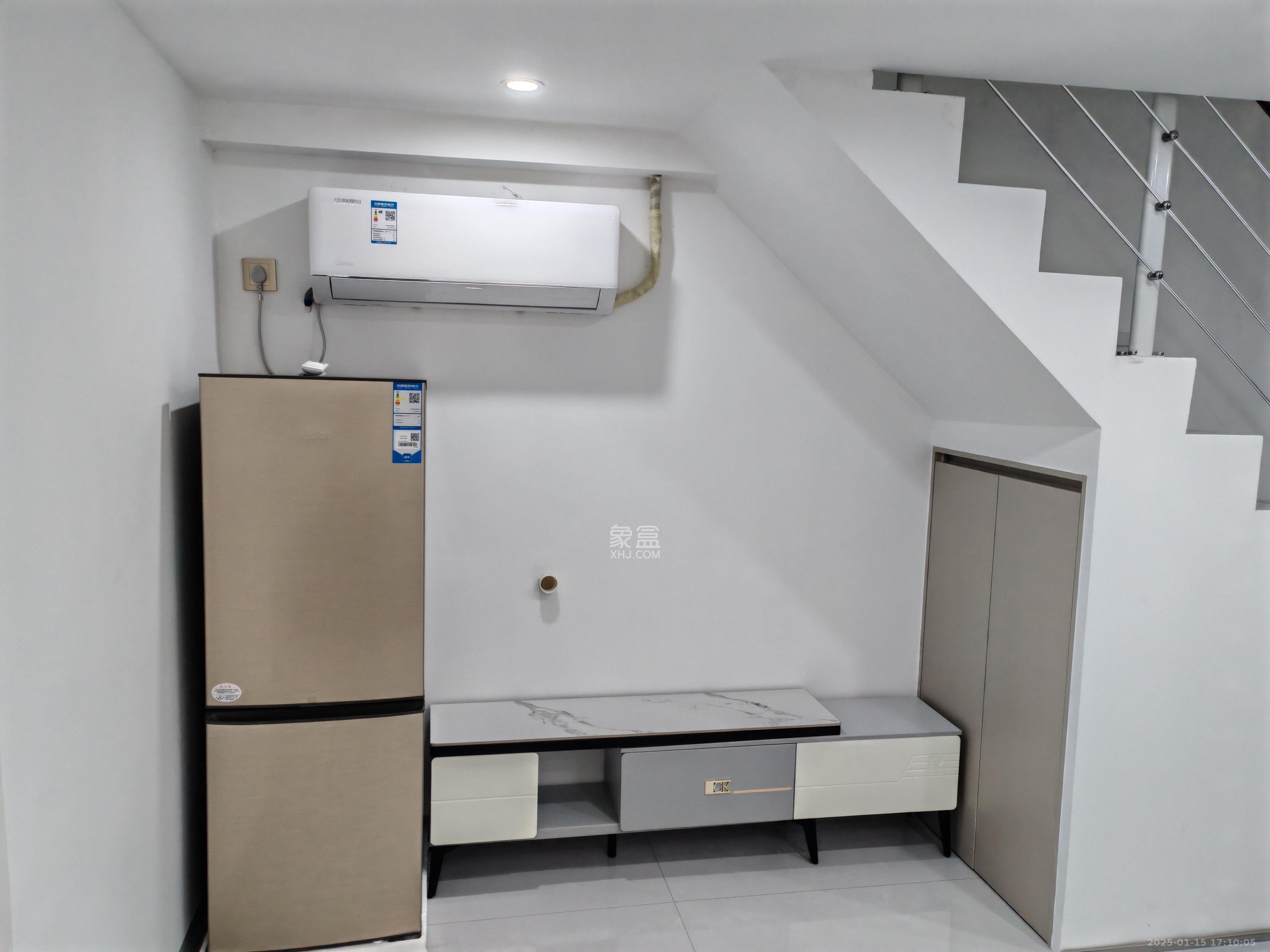 九玺铭城(九玺华府) 2室2厅1卫 2200.0元/月 九玺铭城(九玺华府) 2室2厅1卫 2200.0元/月室内图