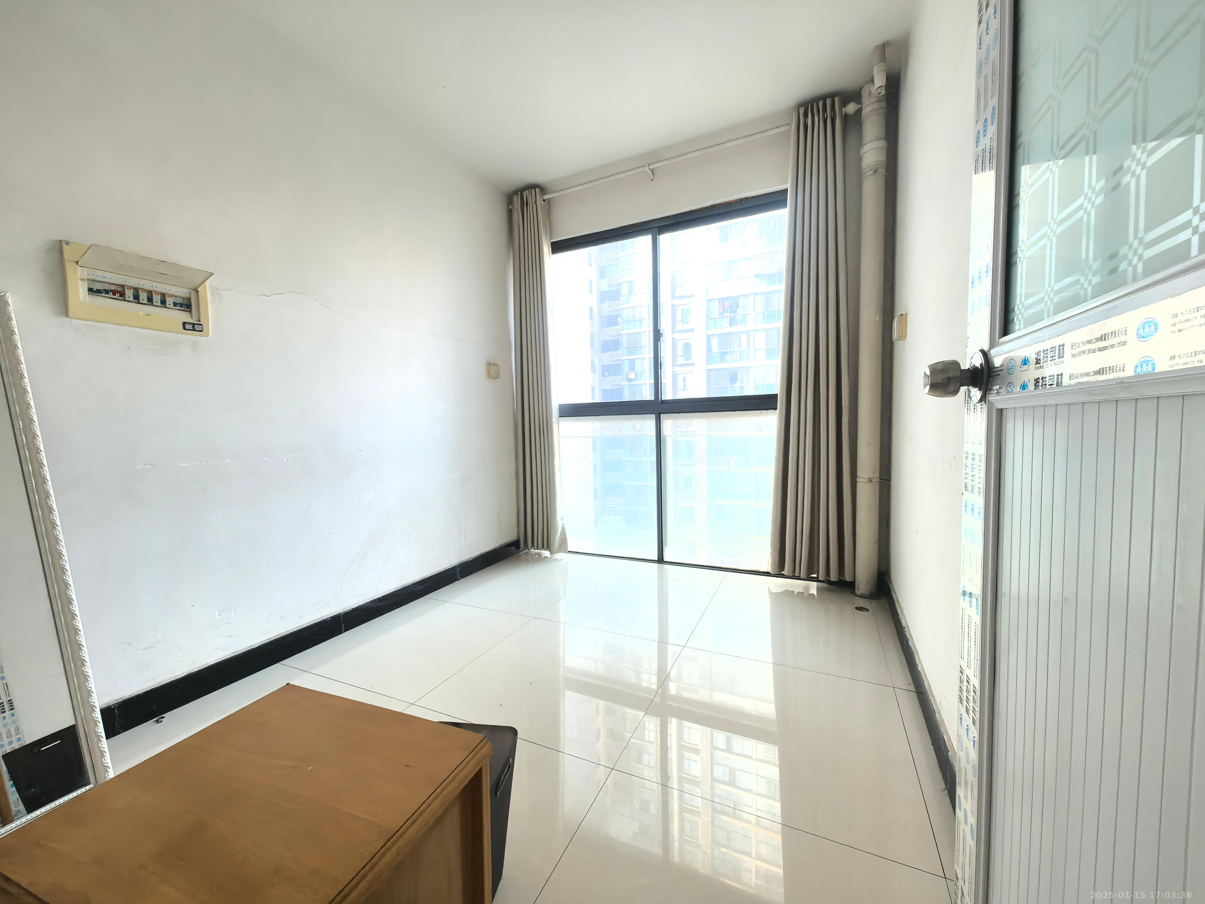 星城映象 3室2厅1卫 2600.0元/月 星城映象 3室2厅1卫 2600.0元/月室内图