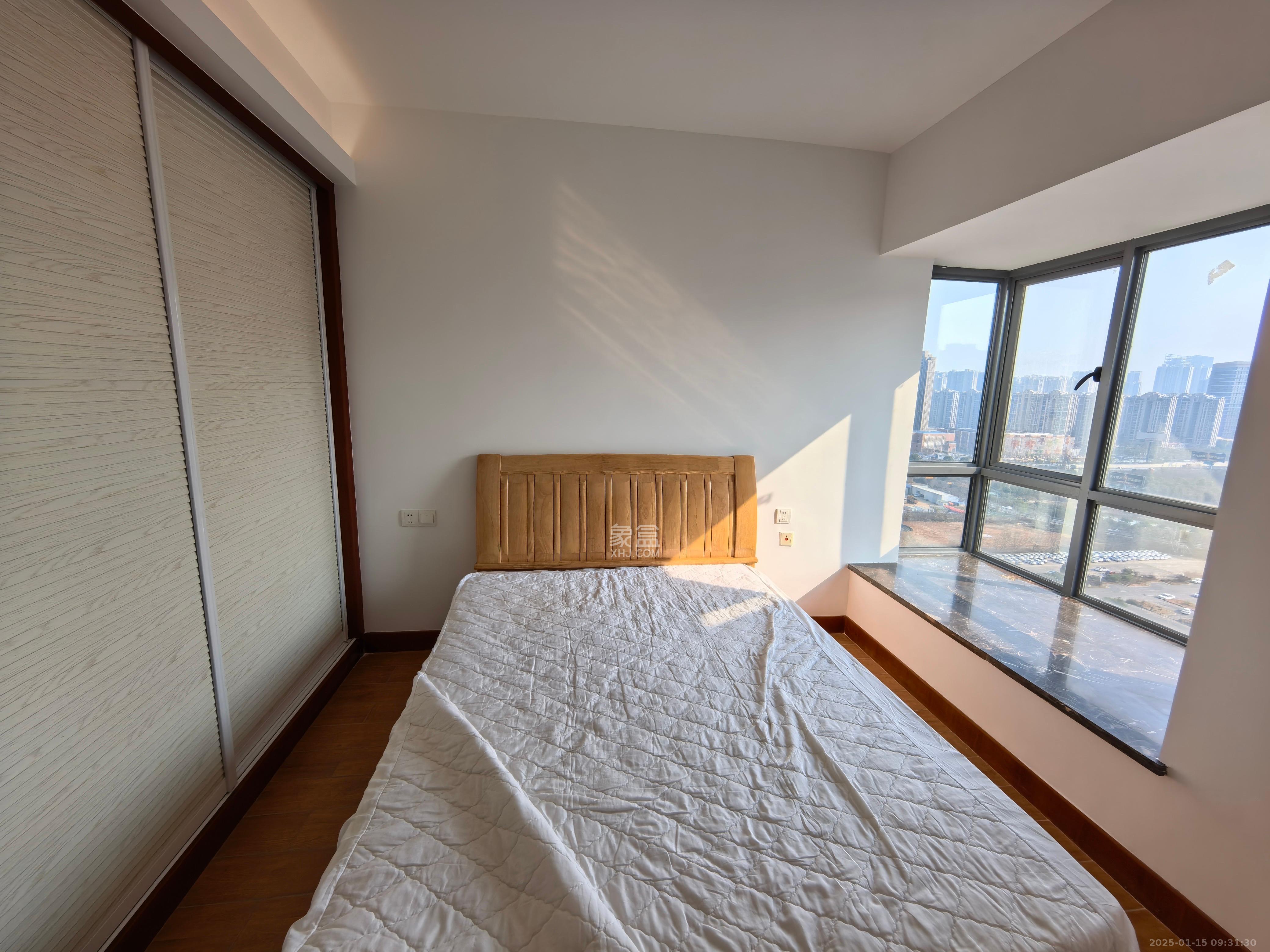融科檀香山（融科紫檀、香山国际）  5室2厅2卫   6200.00元/月室内图